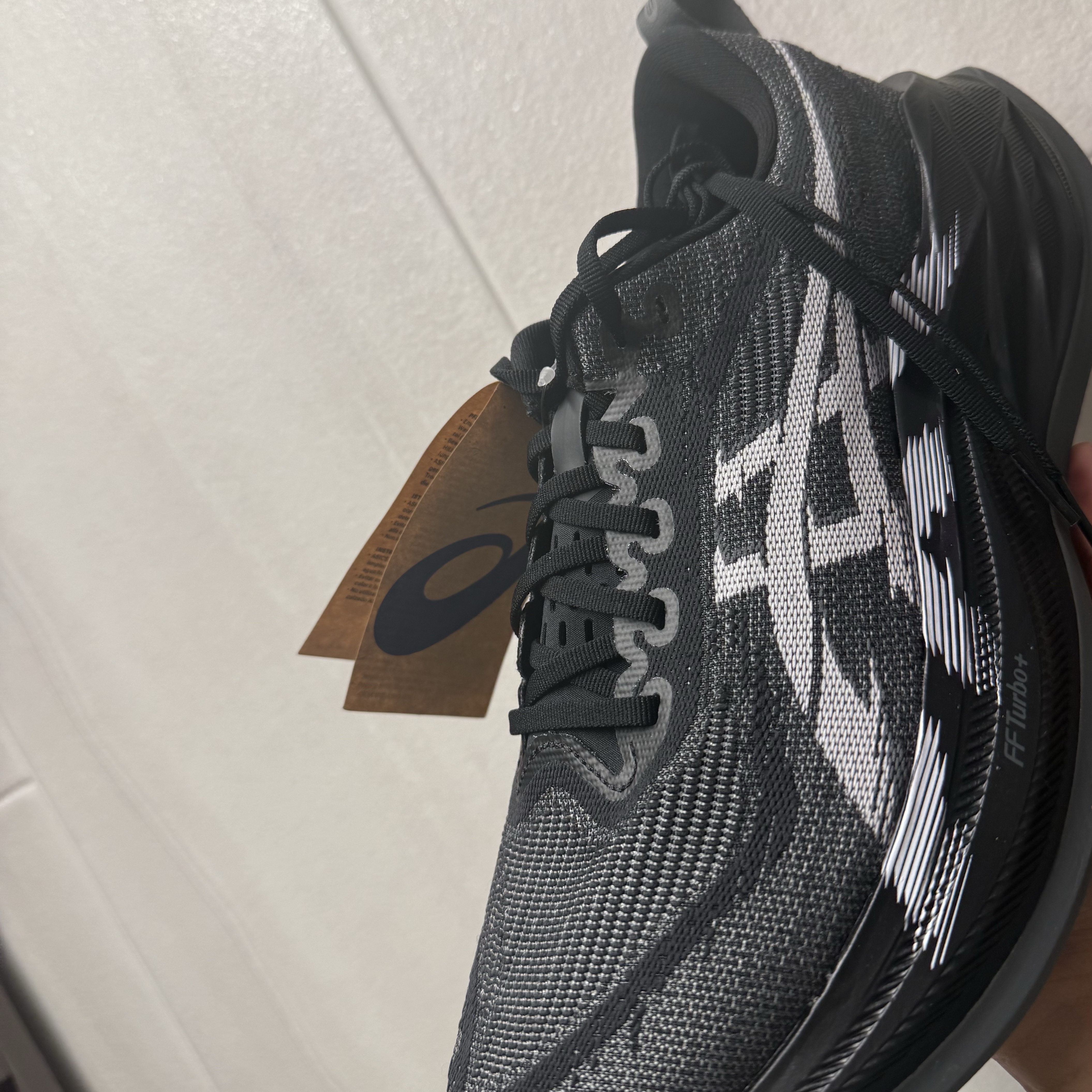 Asics Superblast 2 Black White 착용 스타일