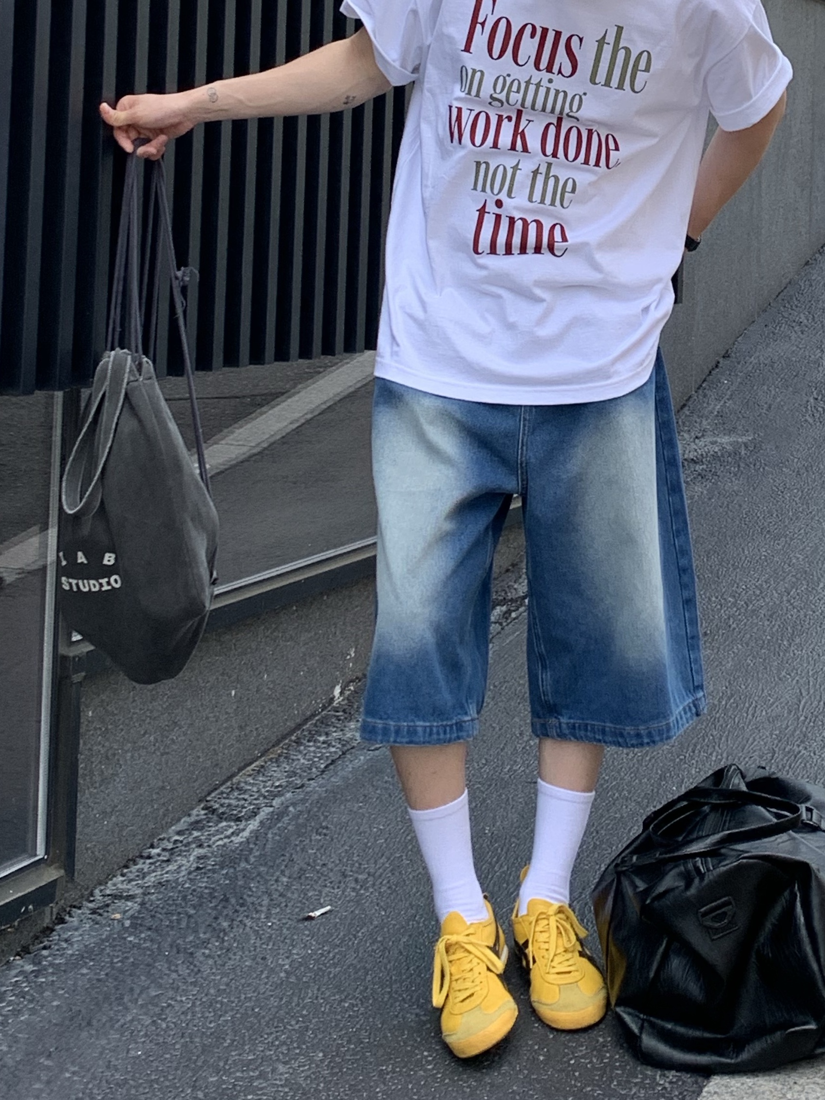 Onitsuka Tiger Mexico 66 Yellow Black, Casio LRW-200H-2EV 착용 스타일 - 1