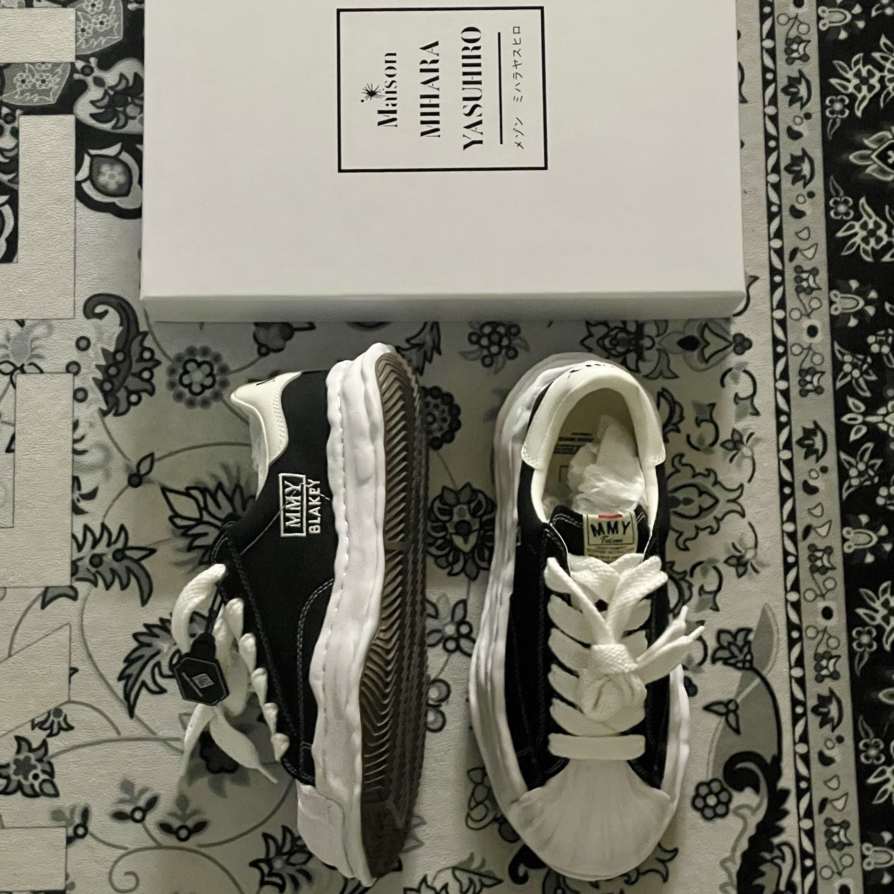 Maison Mihara Yasuhiro Blakey OG Sole Canvas Low-top Sneakers Black White 착용 스타일