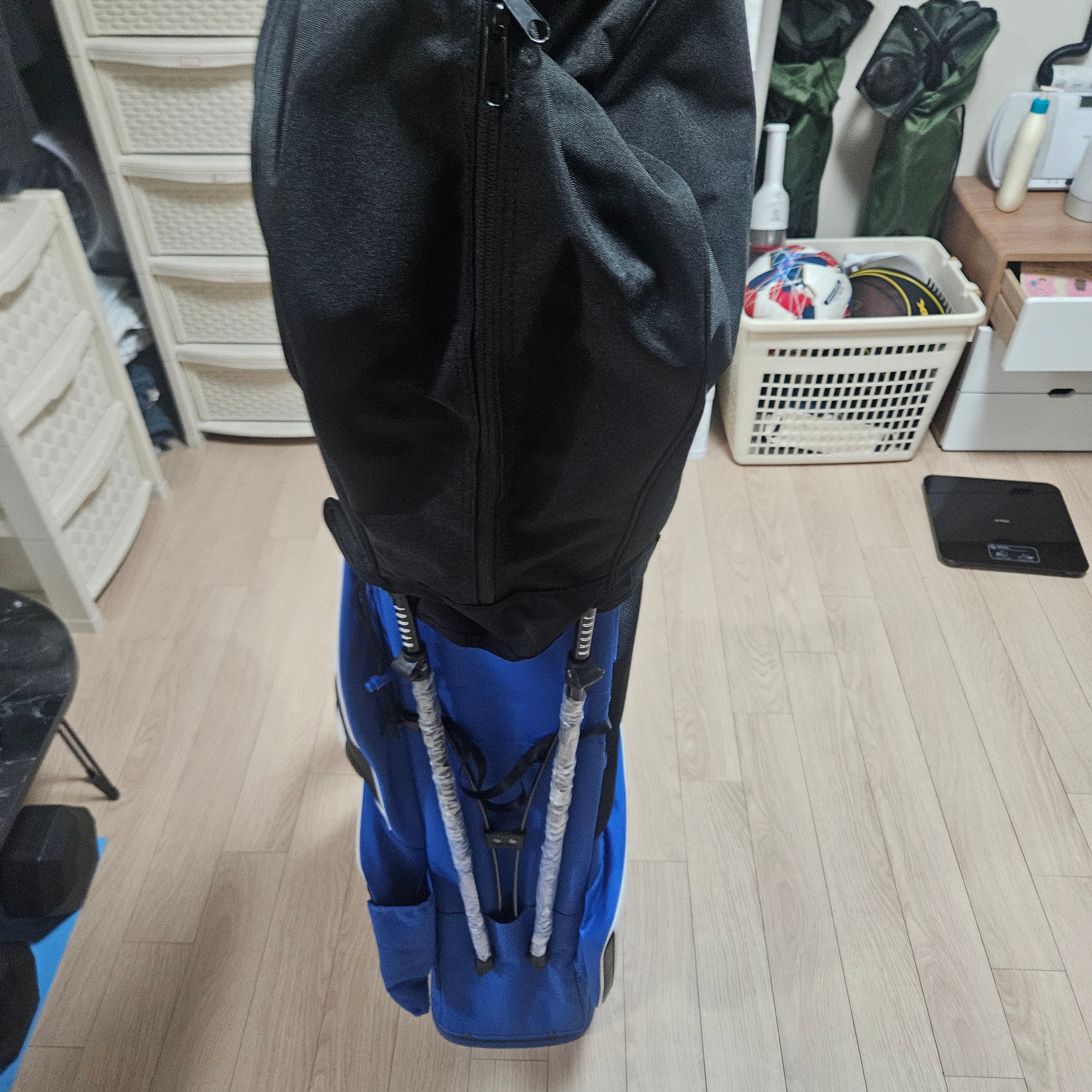 Jordan Fade Away 6-Way Golf Bag White Varsity Royal 착용 스타일 - 2