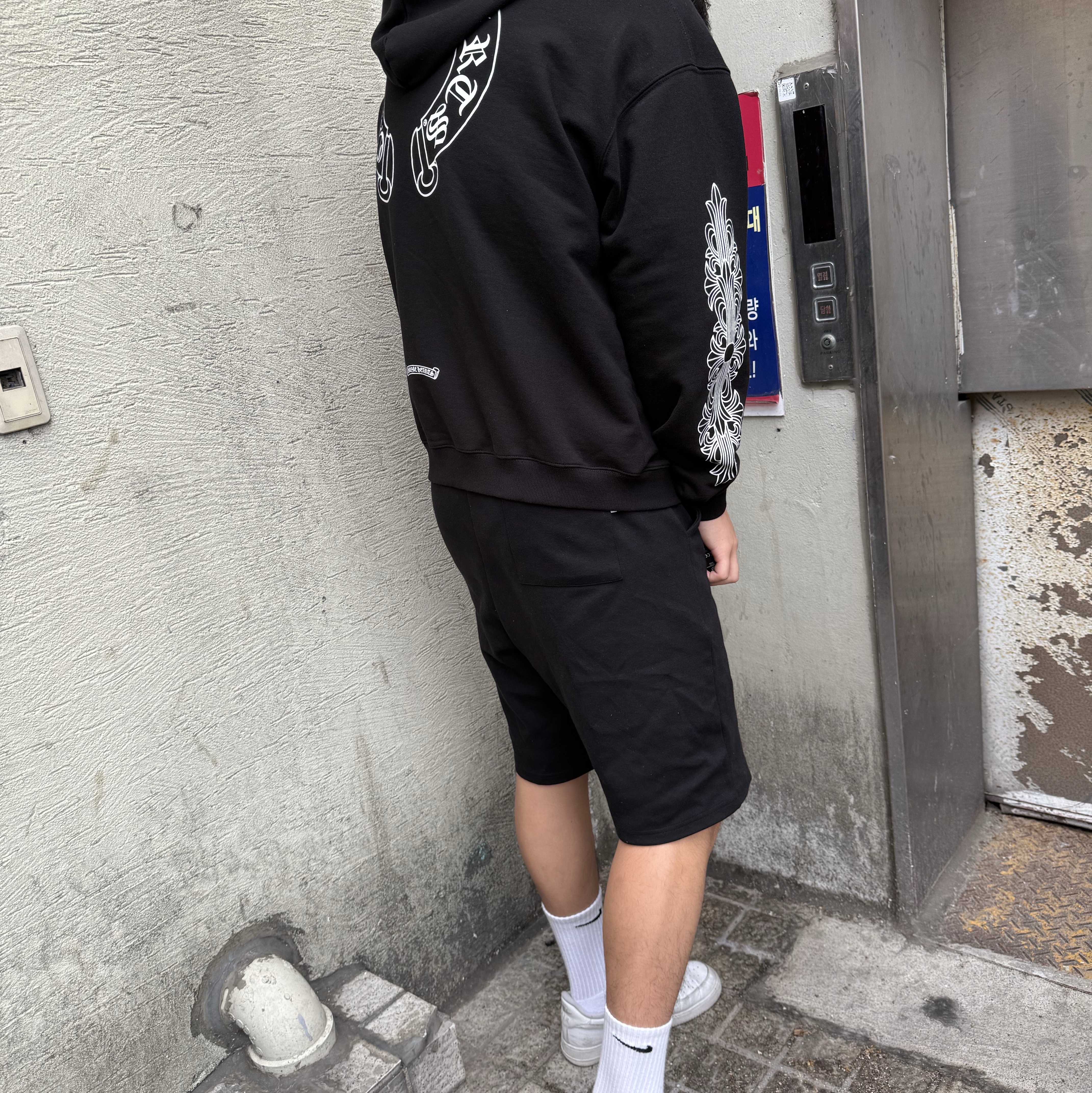 Chrome Hearts Horseshoe Floral Fleece Zip-Up Hoodie Black 착용 스타일