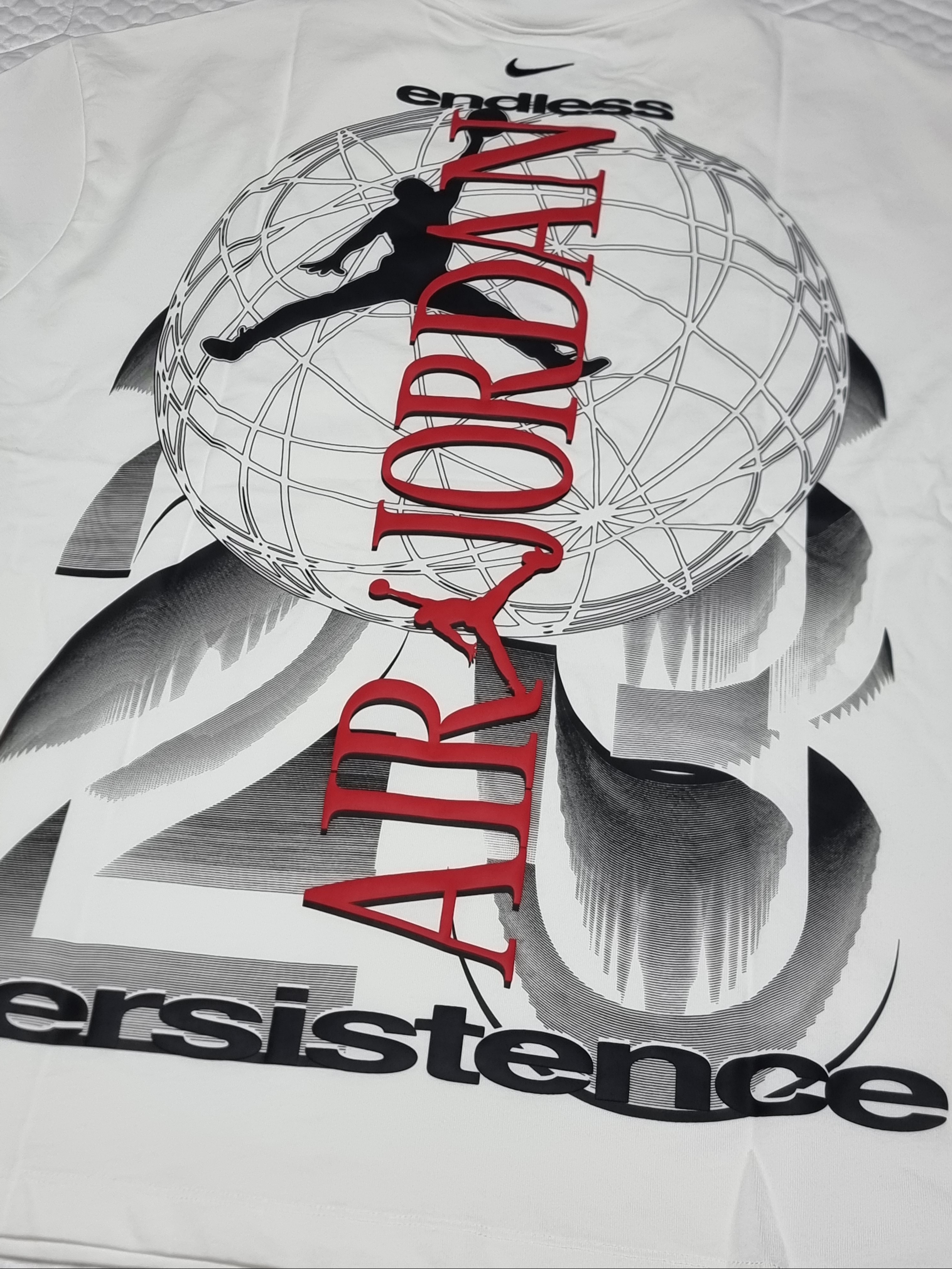 Jordan Seoul T-Shirt White Varsity Red (IB9106-100) 착용 스타일