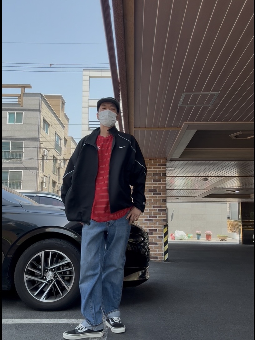 Supreme Coated Denim Camp Cap Black - 24SS, Supreme x Nike Track Jacket Black - 25SS 착용 스타일 - 2