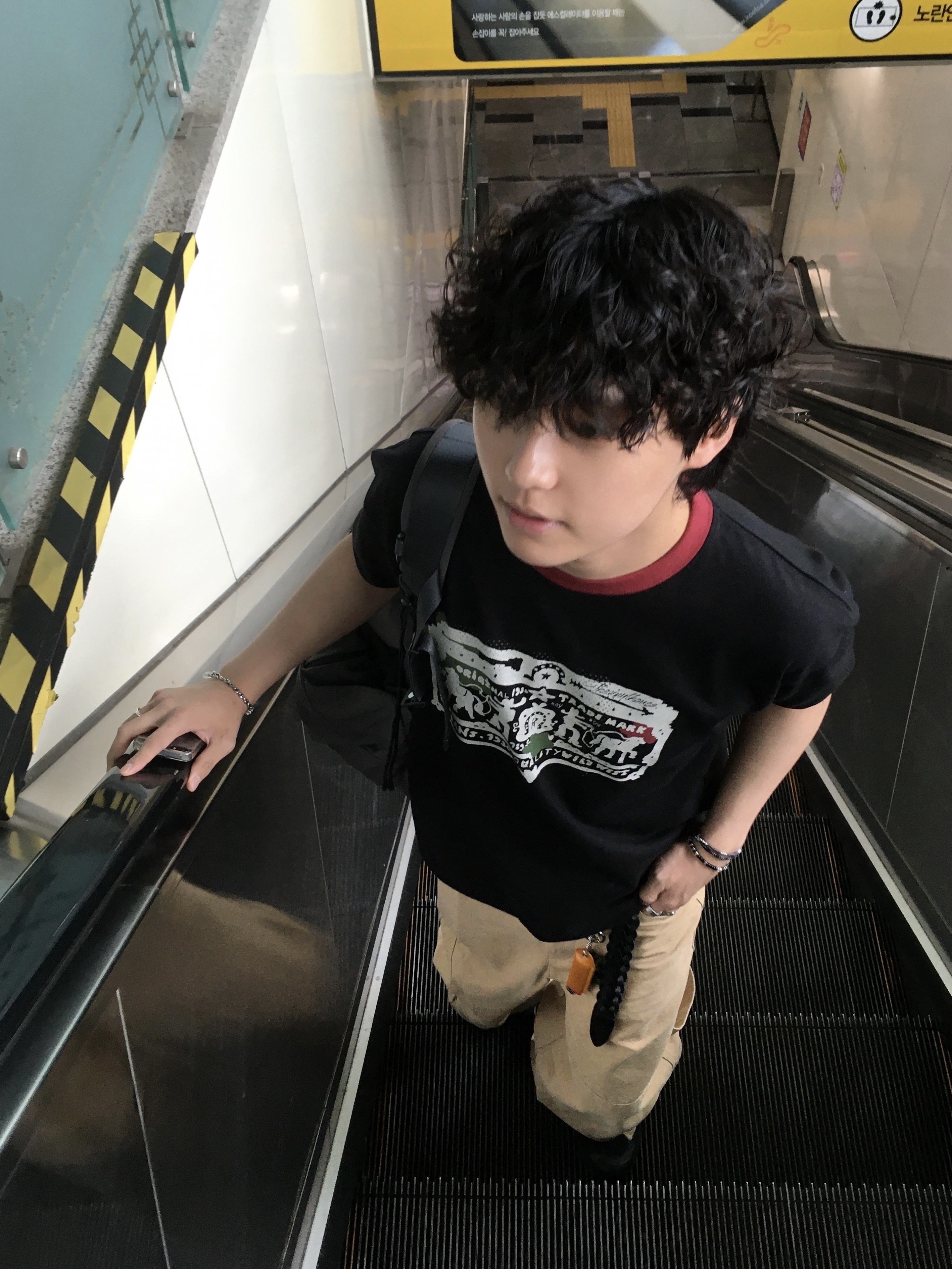 [KREAM 단독] Thevinylhouse Cowboy Pictogram Ringer Tee Black, Salomon XT-6 ADV Black 착용 스타일 - 1