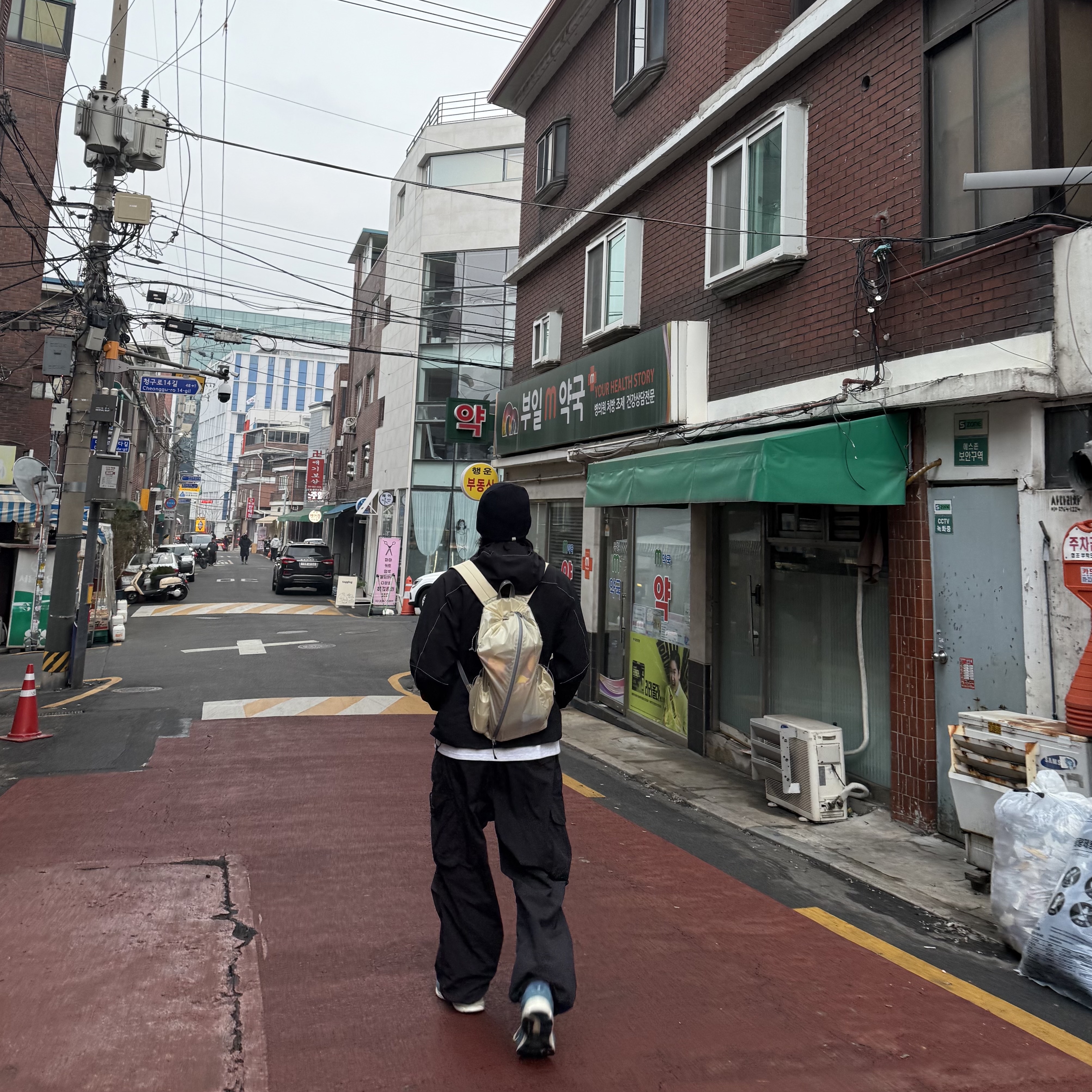 New Balance x Levi's 990v3 Blue (Levi's Tag), And Wander Sil Daypack Off White 착용 스타일 - 2