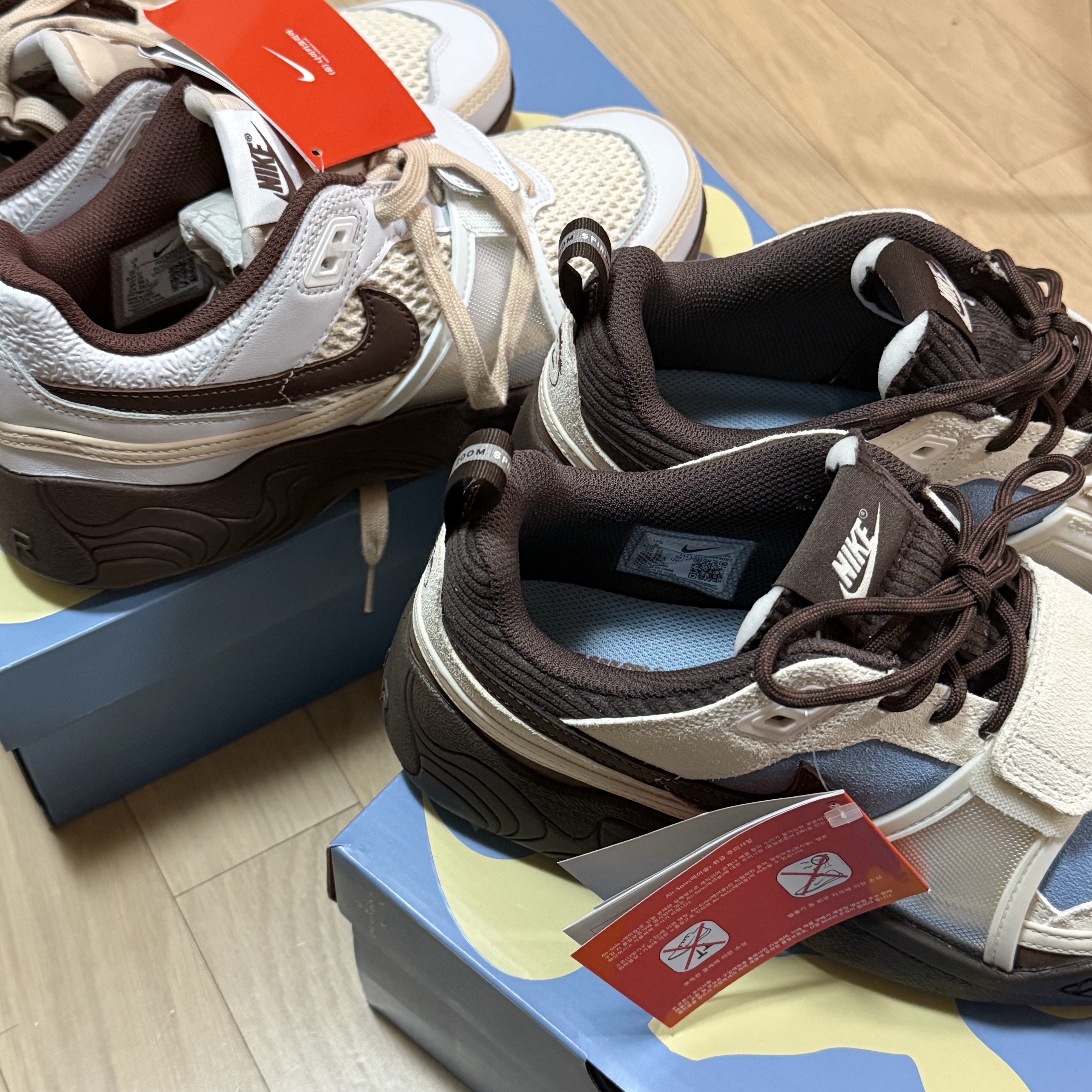 Nike x Travis Scott Zoom Field Jaxx Pale Ivory and Leche Blue, Nike x Travis Scott Zoom Field Jaxx White and Light Chocolate 착용 스타일 - 1