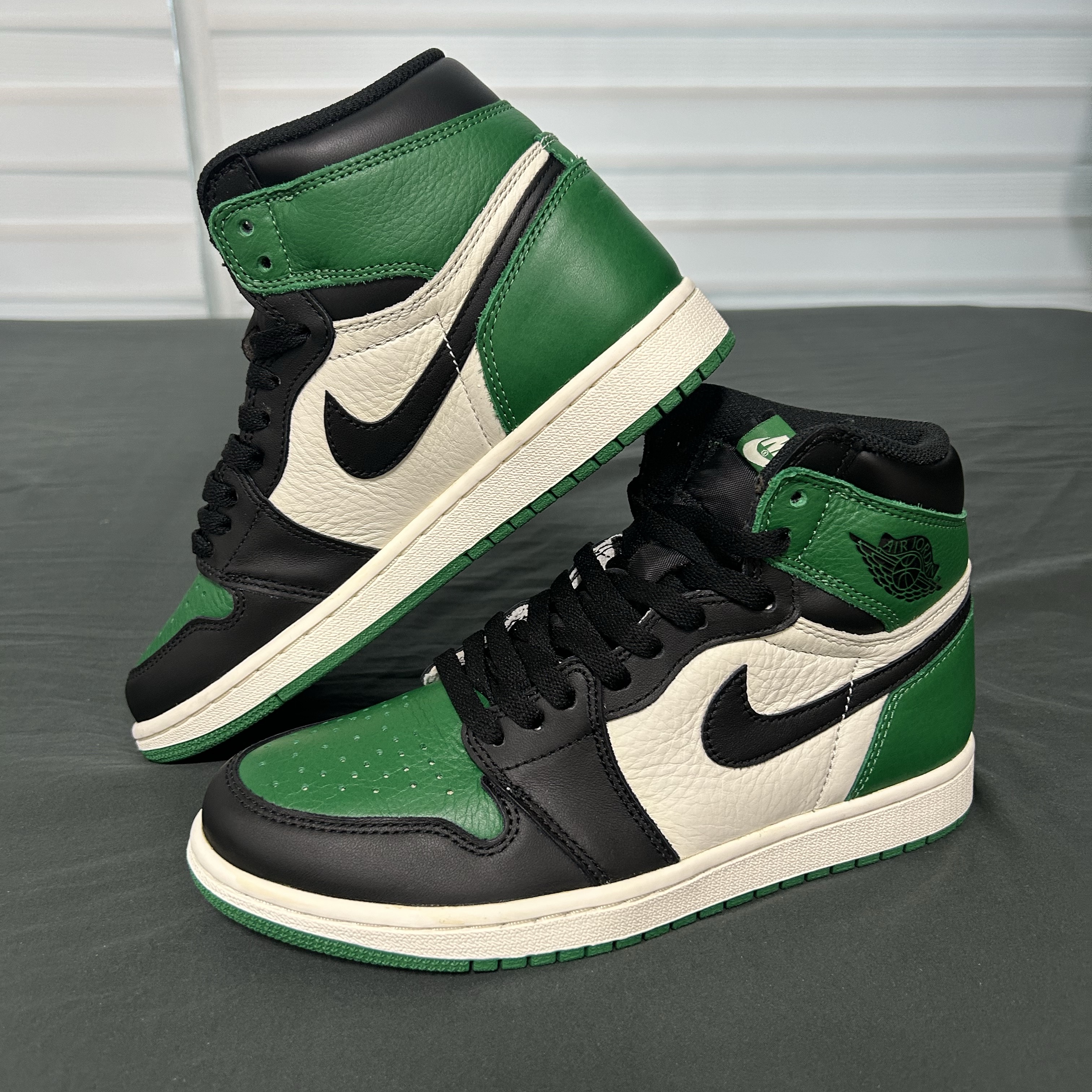 Jordan 1 Retro High OG Pine Green 착용 스타일 - 2