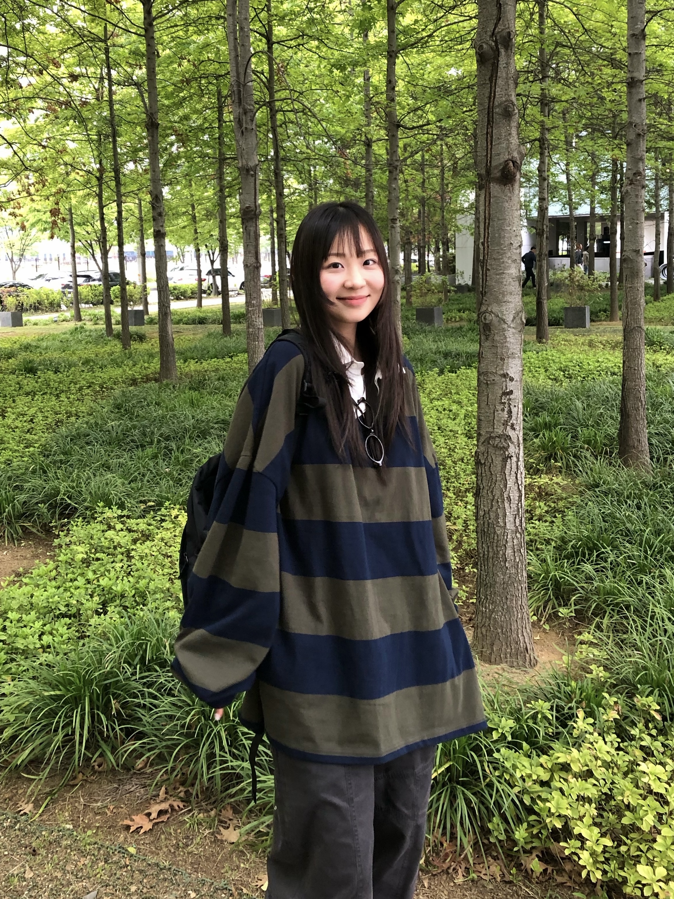 MJD Oversized Stripe Rugby Shirt Khaki 착용 스타일