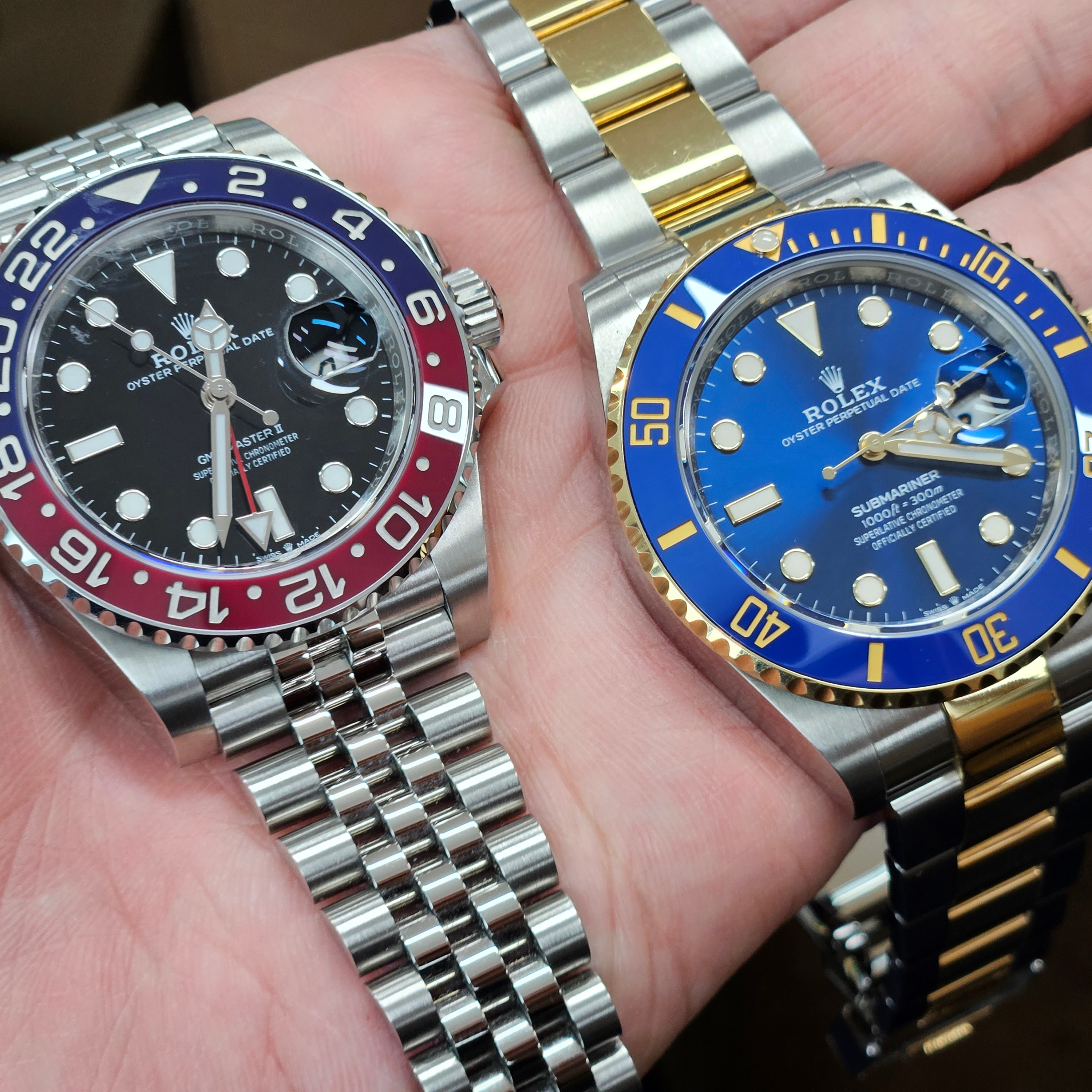 Rolex Submariner Date 41mm 126613LB Royal Blue Oyster, Rolex GMT-Master II 40mm 126710BLRO Black Jubilee 착용 스타일 - 1