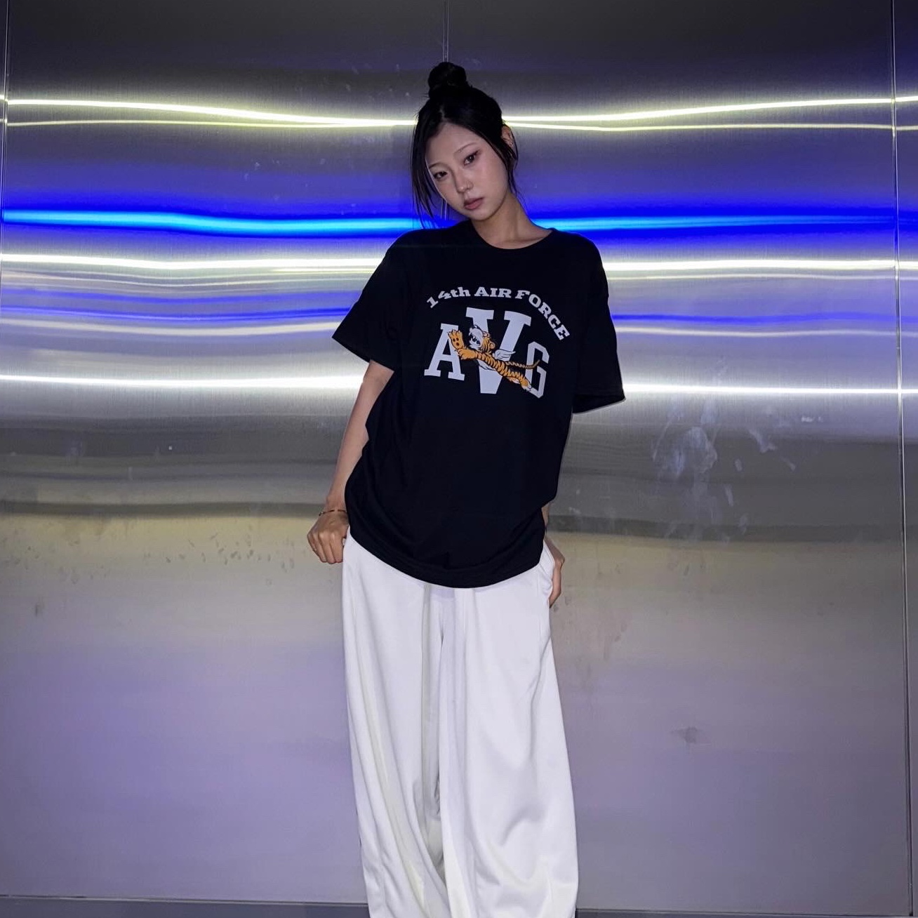 Gildan X American Collection AVG TIGER T-Shirt Black 착용 스타일 - 3