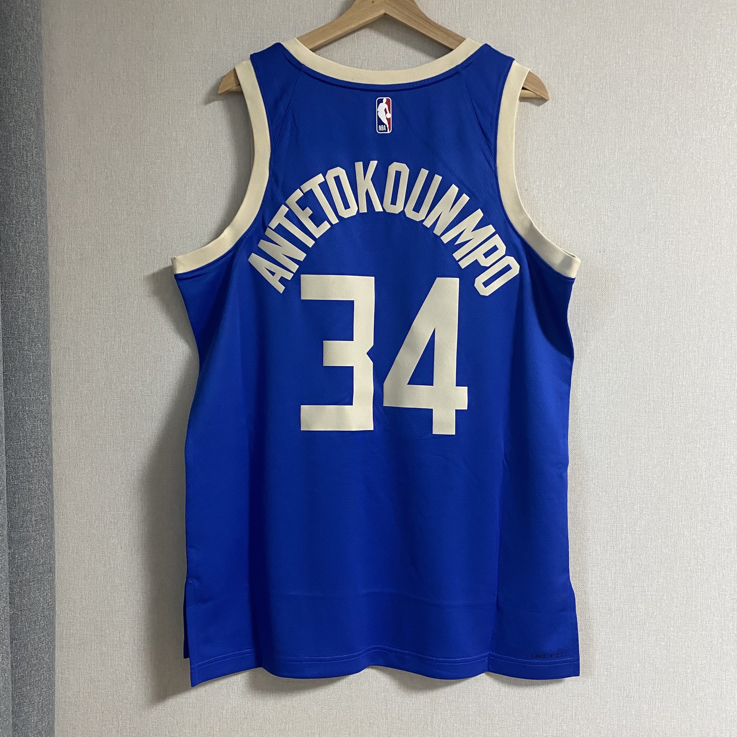 Nike  Damian Lillard Milwaukee Bucks 2024/25 City Edition Dri-Fit NBA Swingman Jersey Game Royal 착용 스타일 - 2