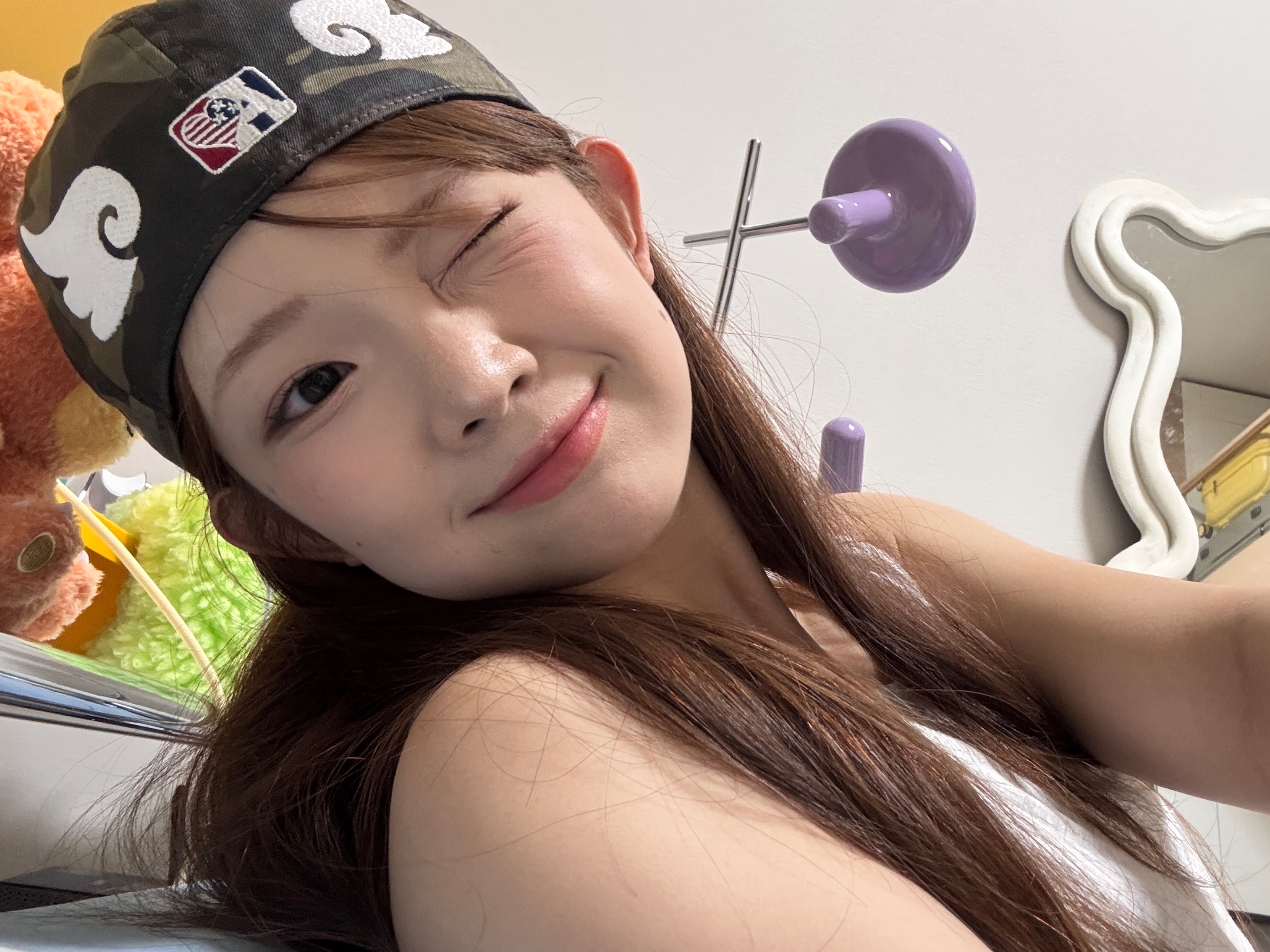 AEAE Ae Symbol Angel Wing Cap Camo 착용 스타일