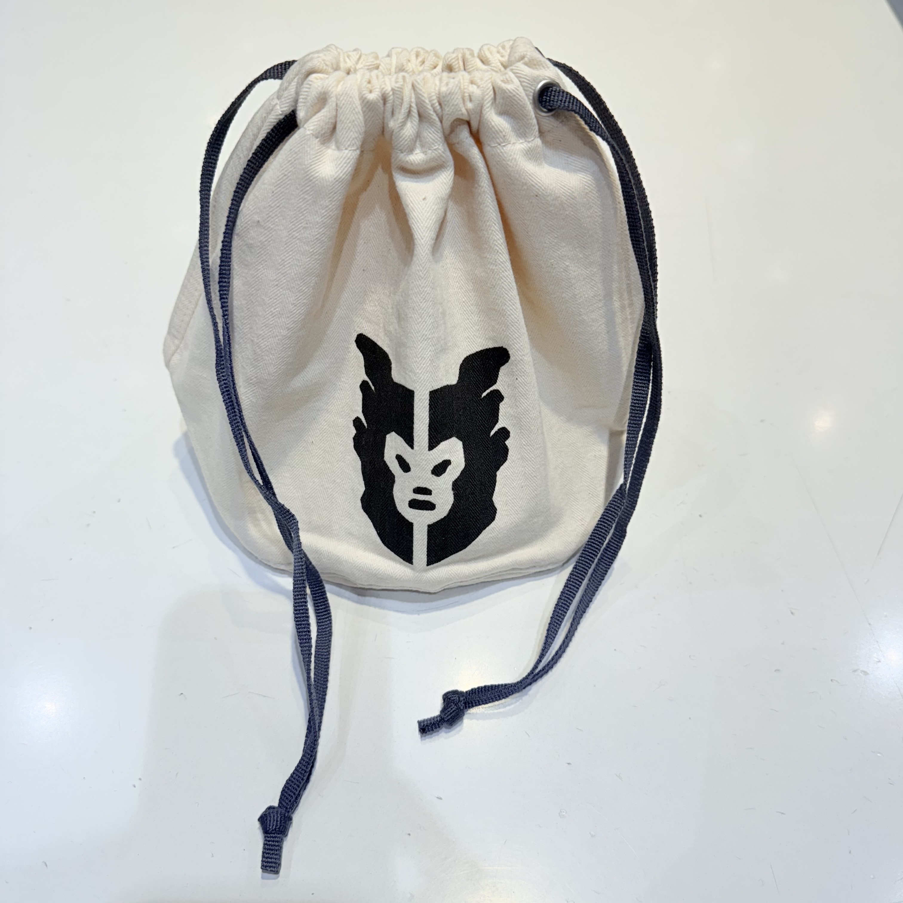 Human Made Drawstring Bag White 착용 스타일 - 4