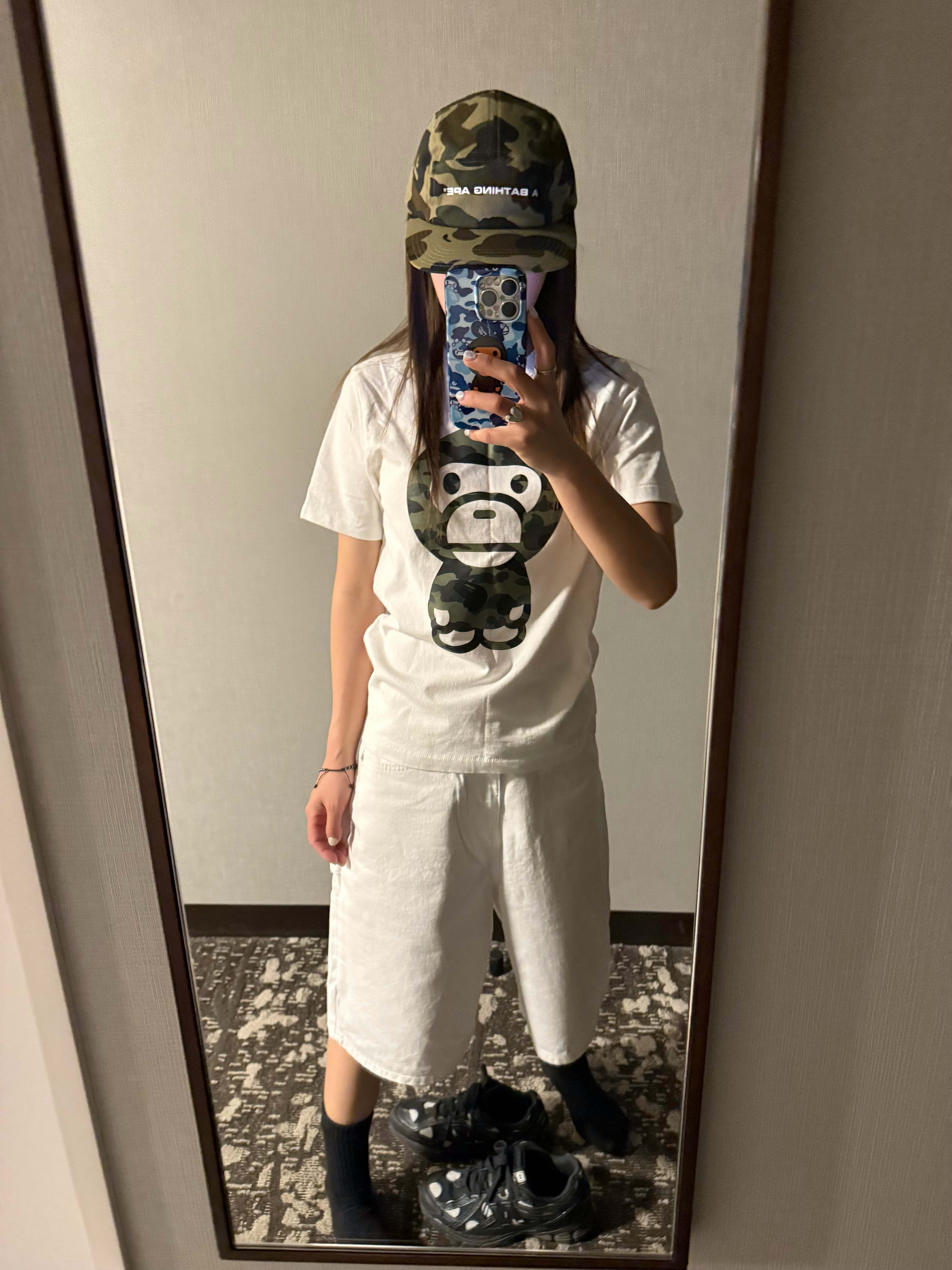 BAPE ABC Milo Camo iPhone 16 Pro Case Blue, New Balance 1906R Polka Dot Black 착용 스타일