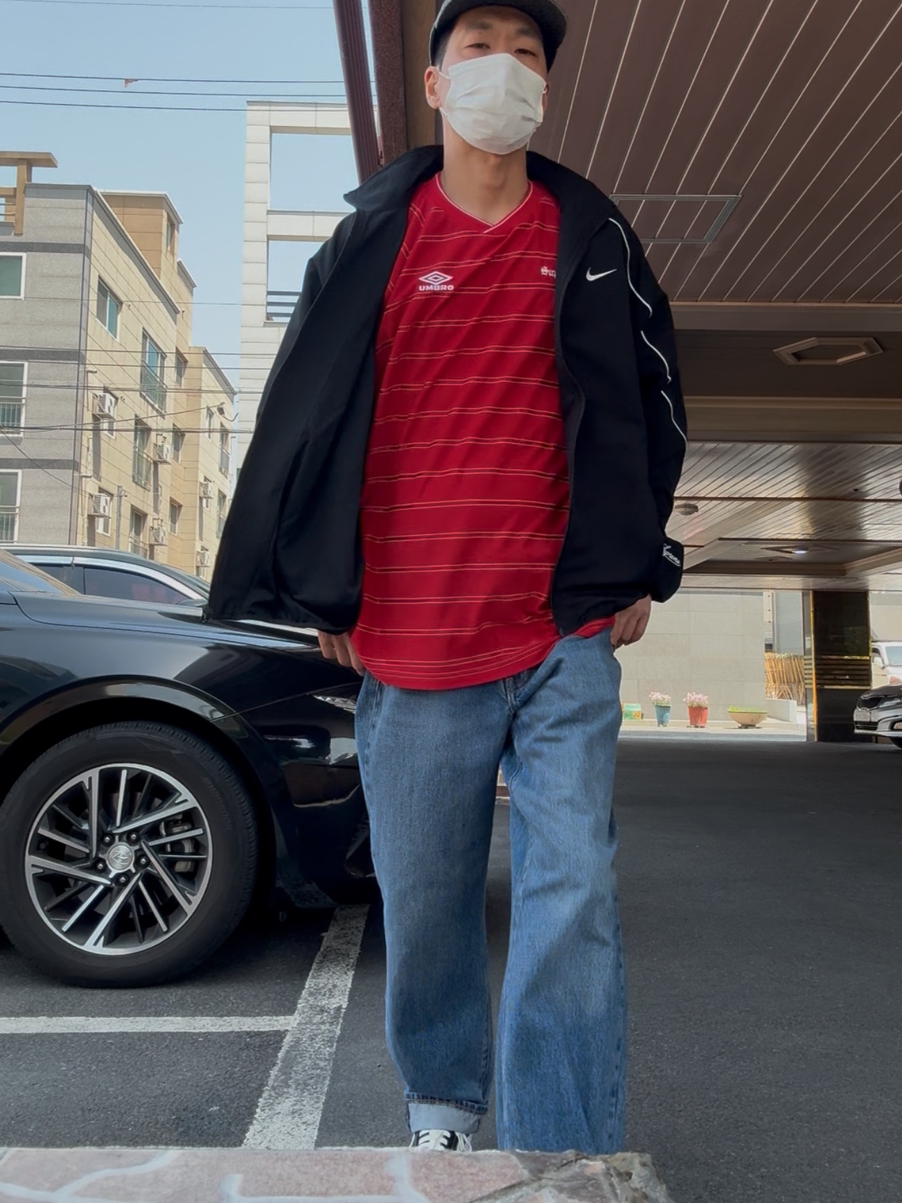 Supreme Coated Denim Camp Cap Black - 24SS, Supreme x Nike Track Jacket Black - 25SS 착용 스타일 - 1