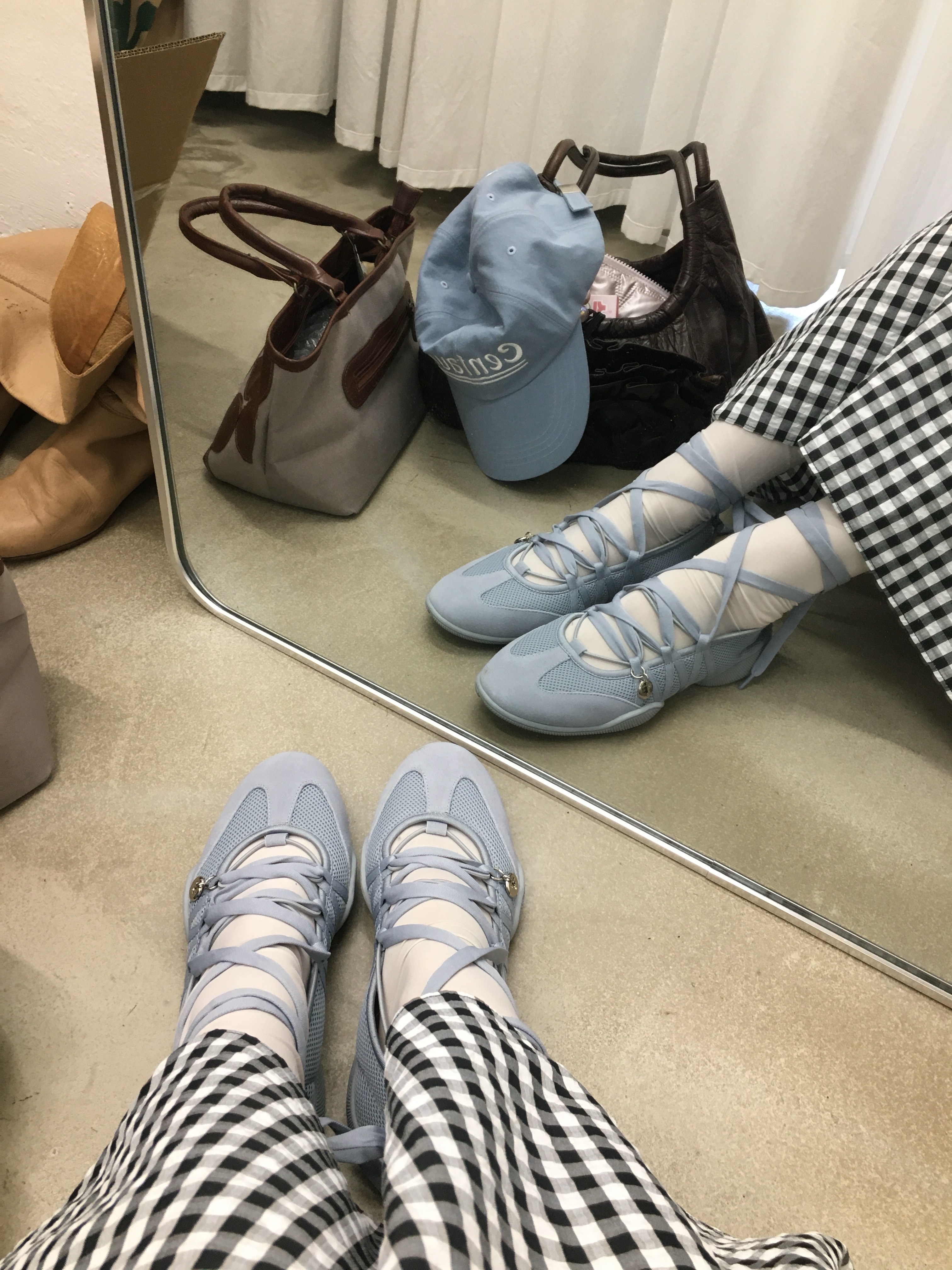 Suecomma Bonnie Fev Mary Jane Sneakers Blue 착용 스타일 - 3