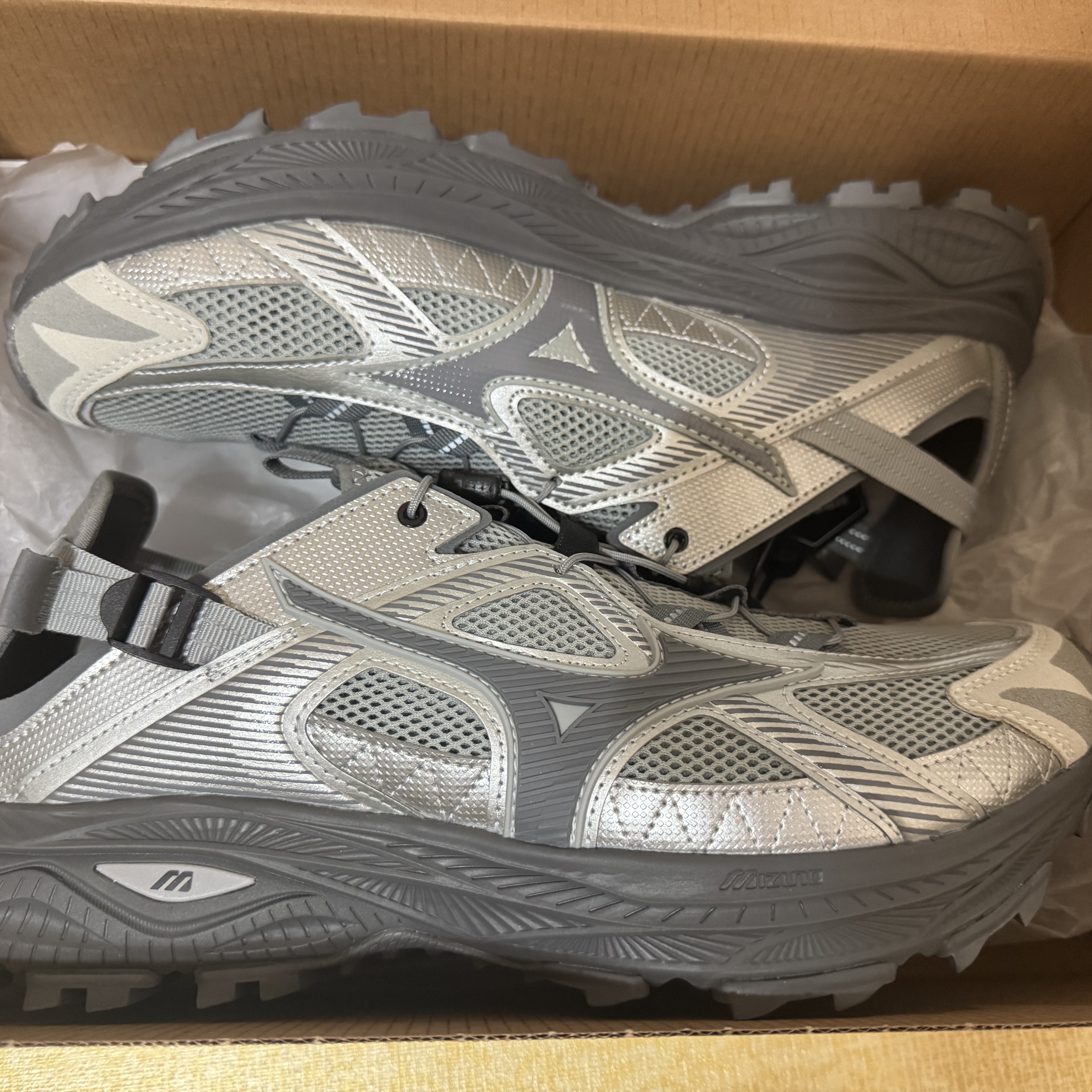 Mizuno Racer Trail SE Silver Grey 착용 스타일 - 2