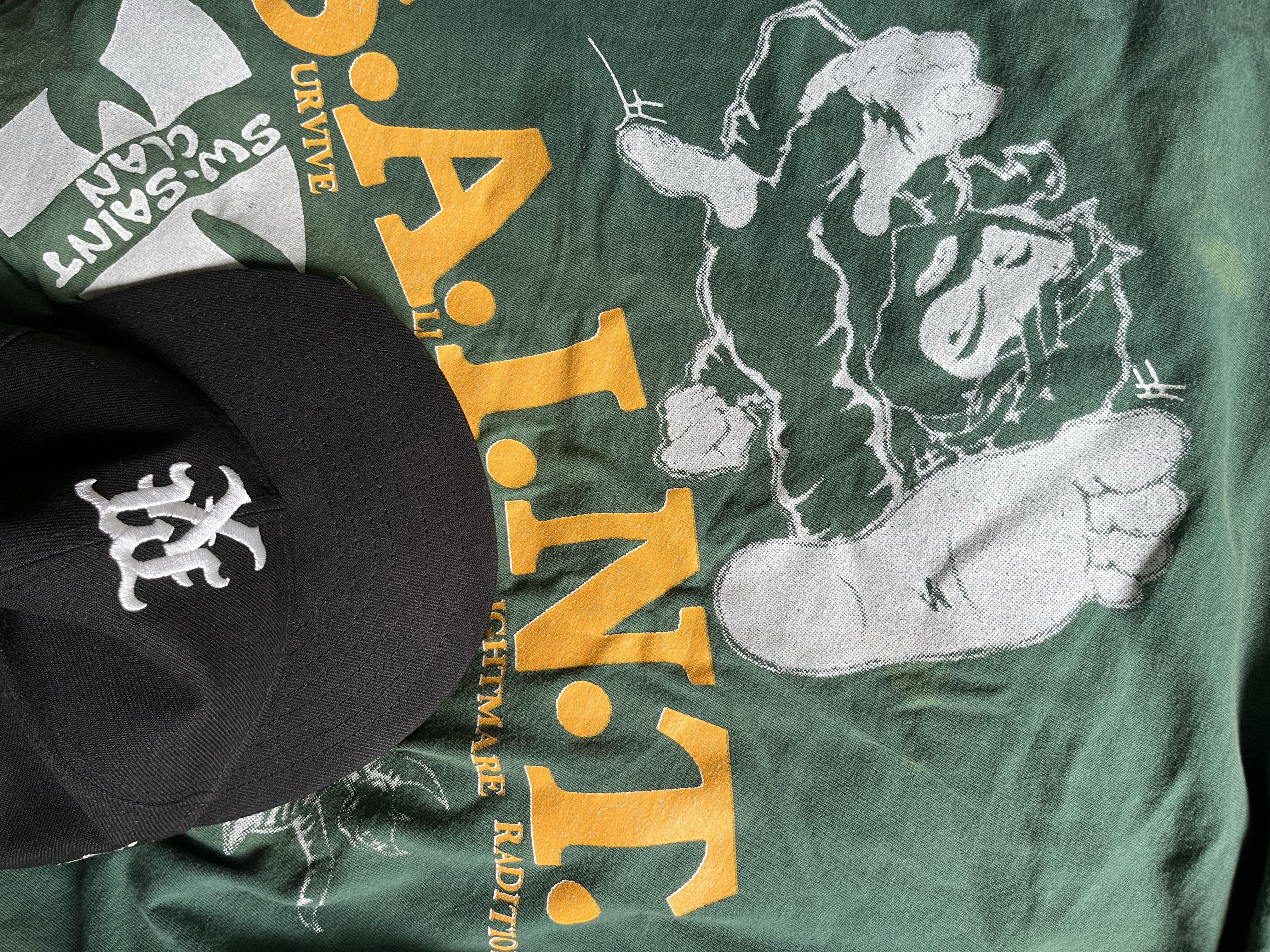 Saint Mxxxxxx Saint Clan S/S T-Shirt Green - 24SS, Saint Mxxxxxx x Born X Raised Born Saint - 24SS 착용 스타일
