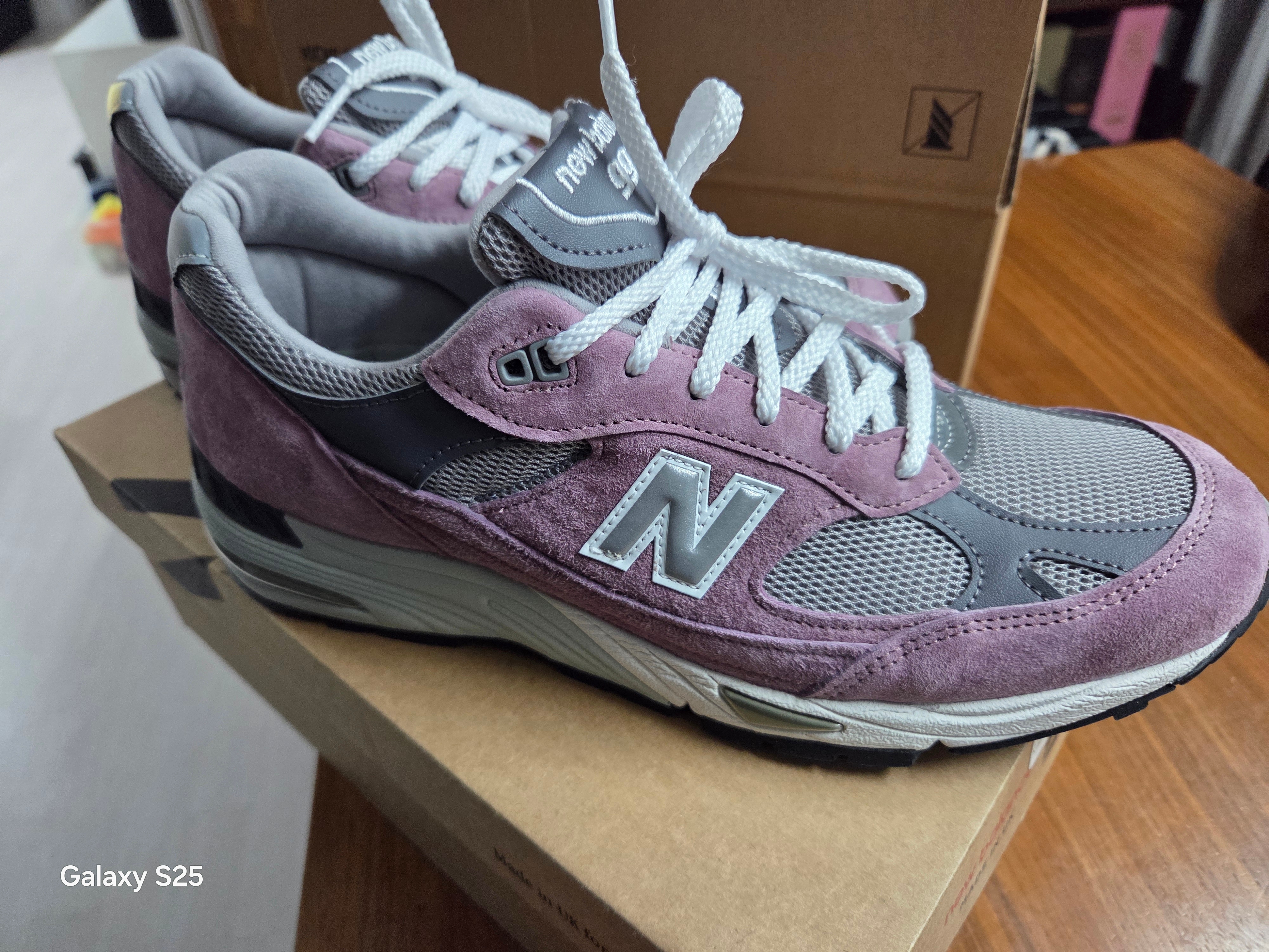 New Balance 991 Made in UK Pink Grey 착용 스타일