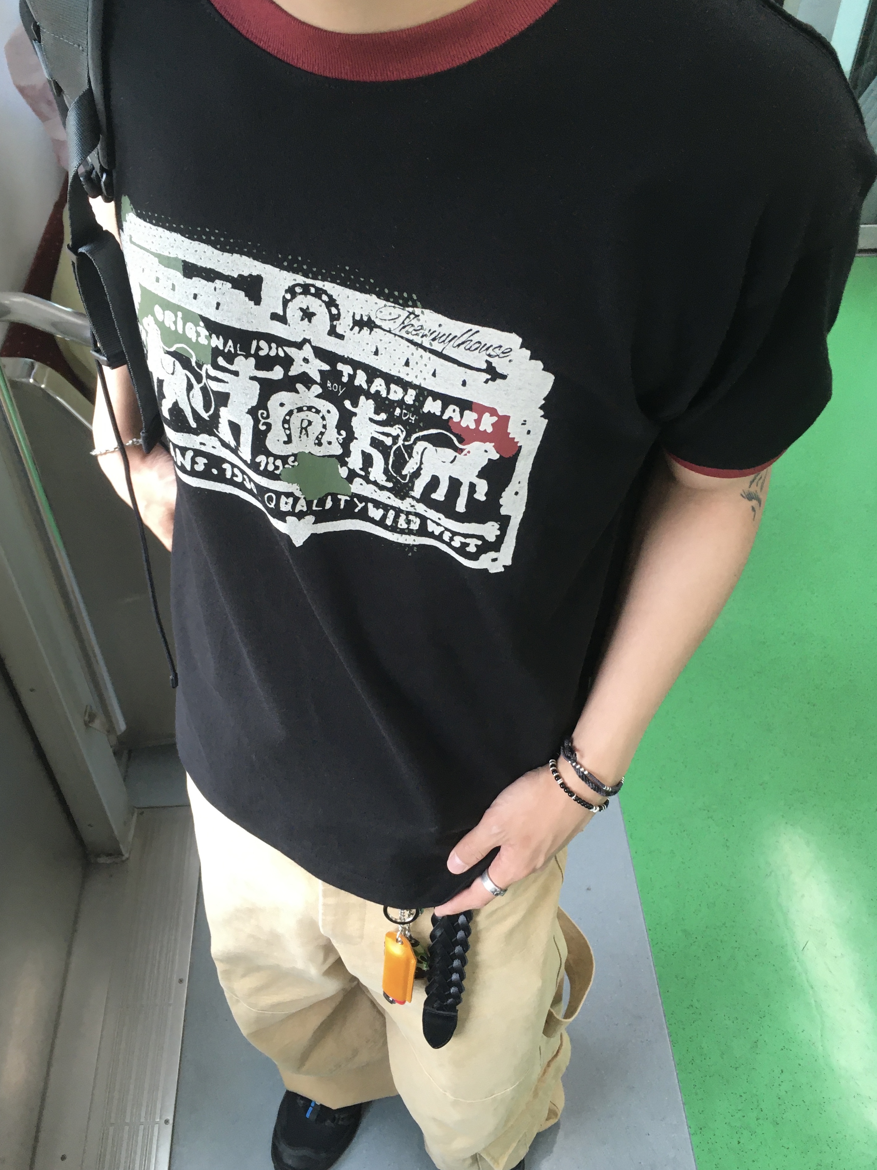 [KREAM 단독] Thevinylhouse Cowboy Pictogram Ringer Tee Black, Salomon XT-6 ADV Black 착용 스타일 - 2