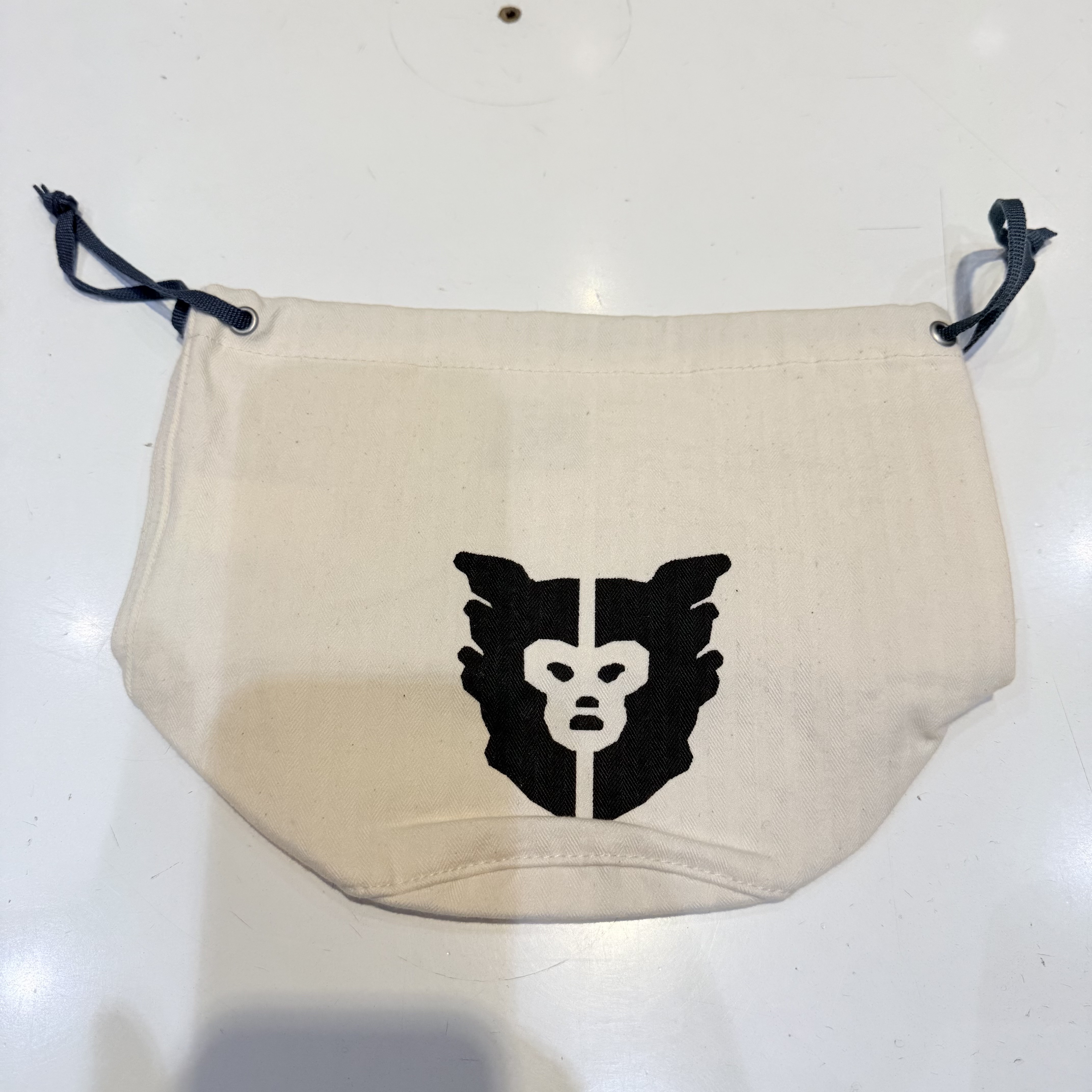 Human Made Drawstring Bag White 착용 스타일 - 1