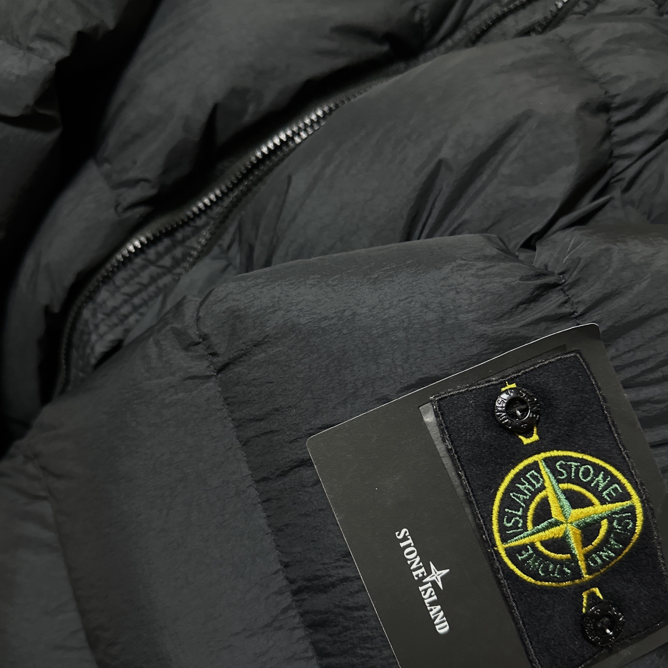 Stone Island 40623 Garment Dyed Crinkle Reps Recycled Nylon Down Jacket Black - 23FW 착용 스타일