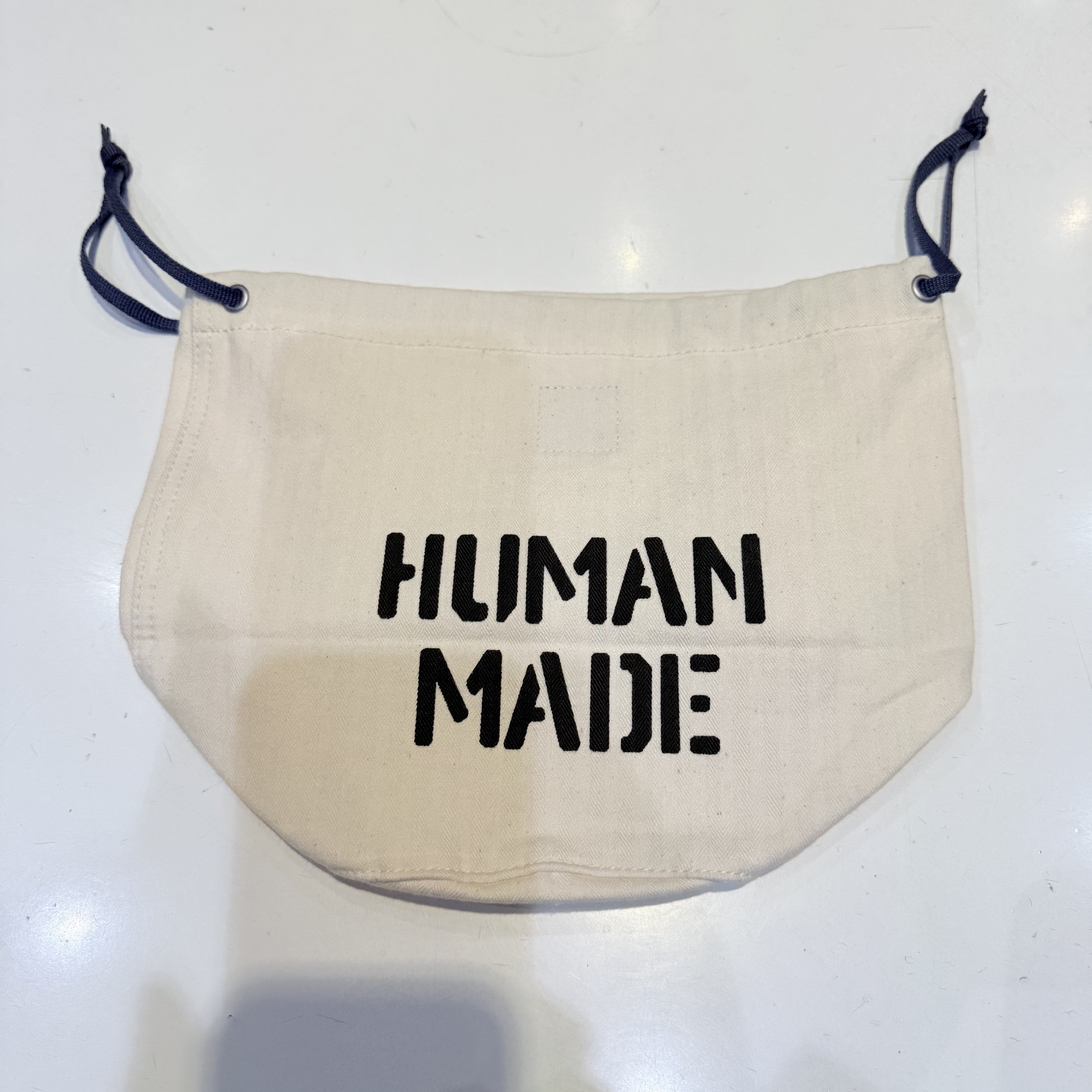 Human Made Drawstring Bag White 착용 스타일 - 2