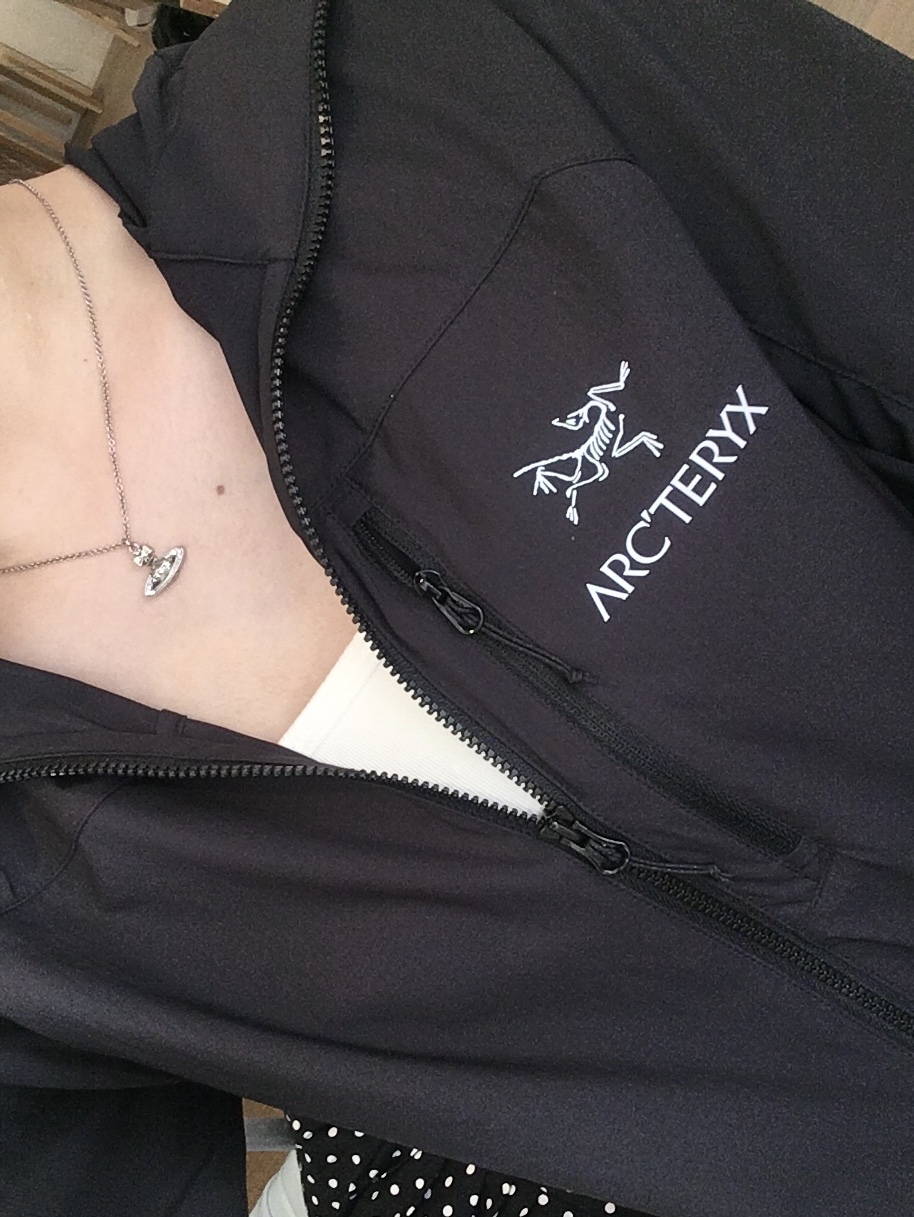 Arc'teryx Squamish Hoody Black 착용 스타일 - 3