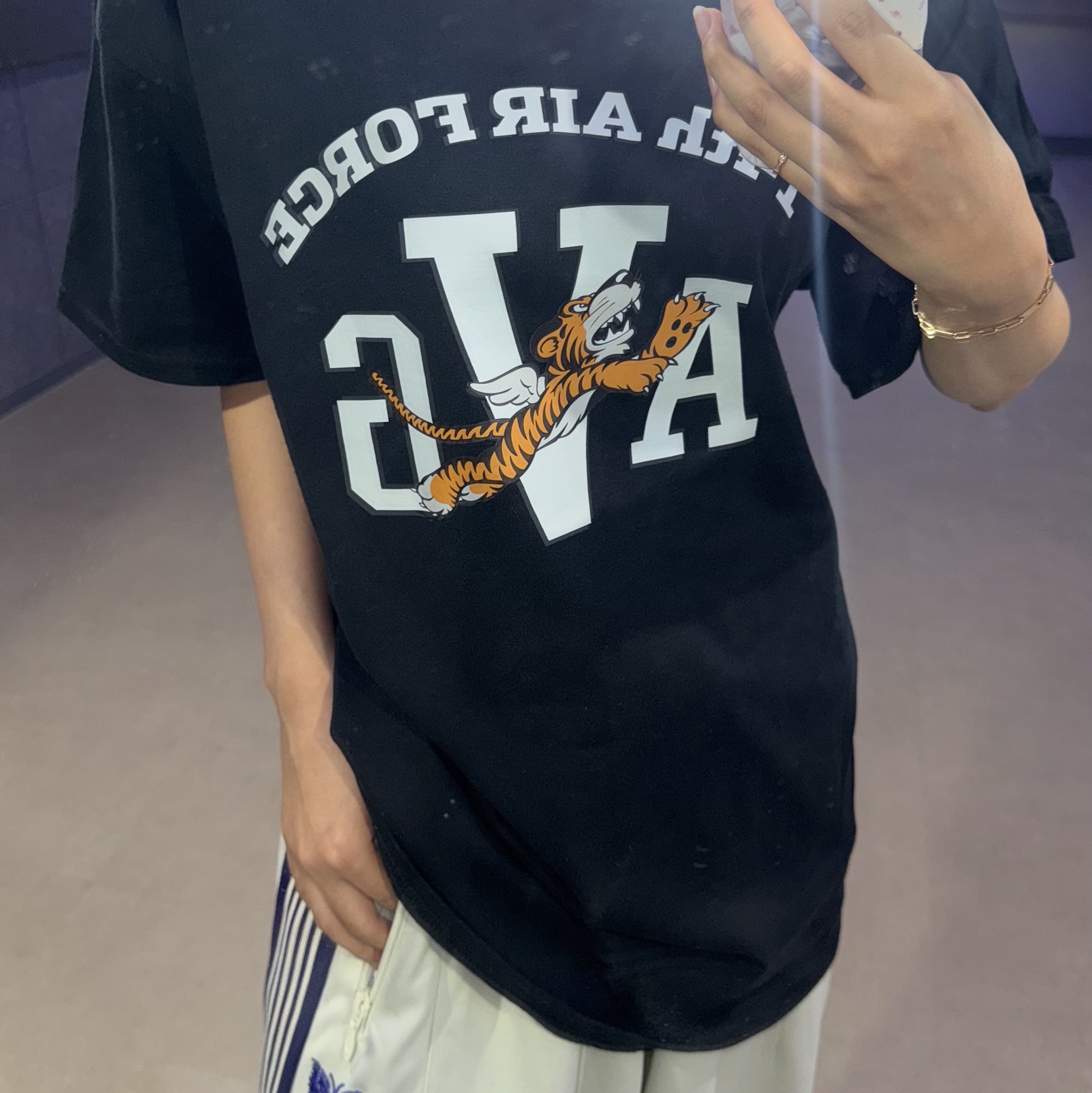 Gildan X American Collection AVG TIGER T-Shirt Black 착용 스타일 - 5
