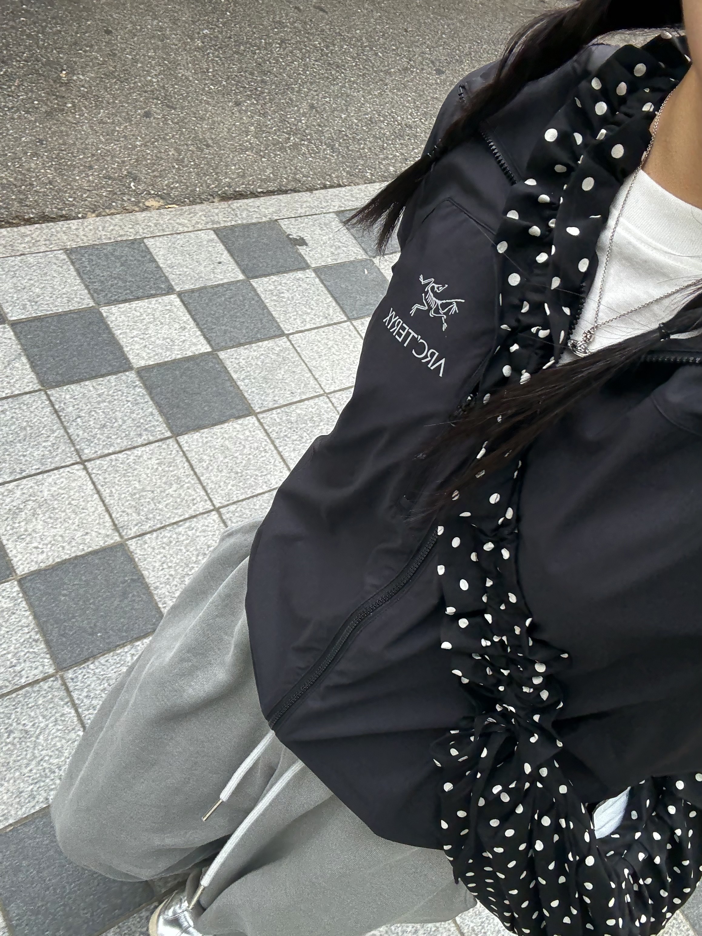 Arc'teryx Squamish Hoody Black 착용 스타일 - 1
