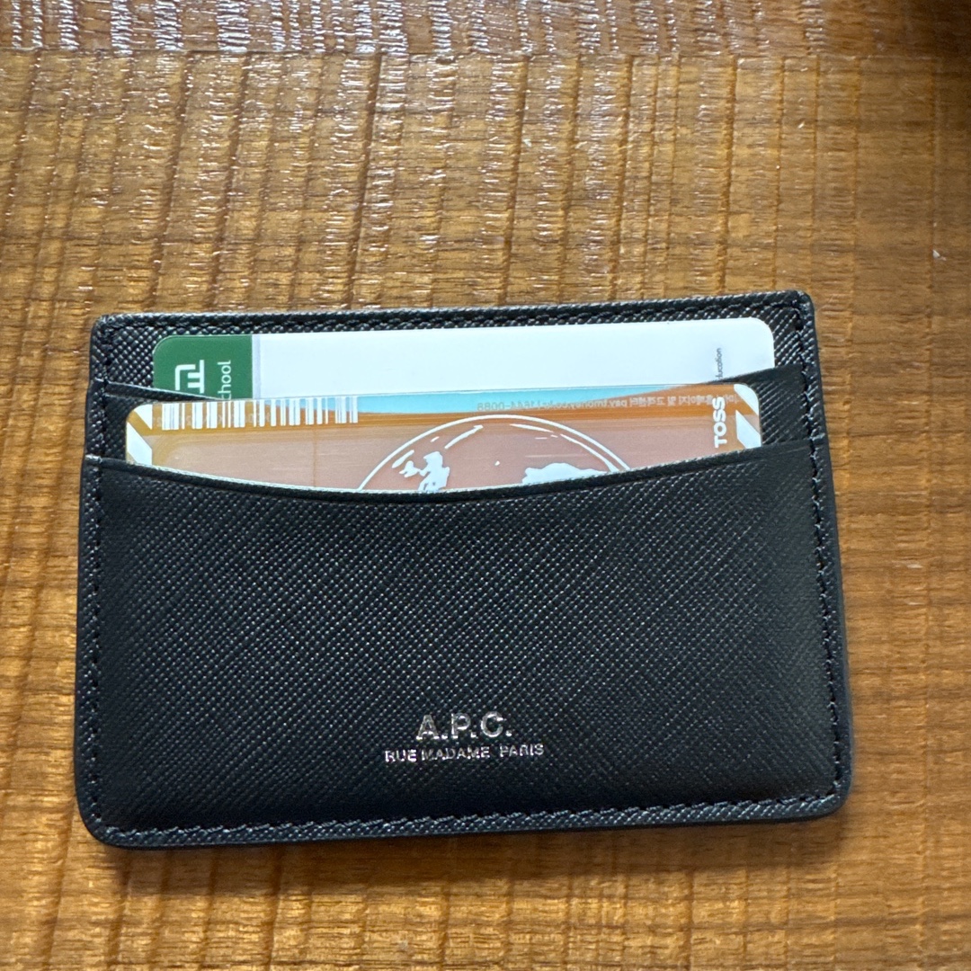 A.P.C. Andre Card Holder Black 착용 스타일
