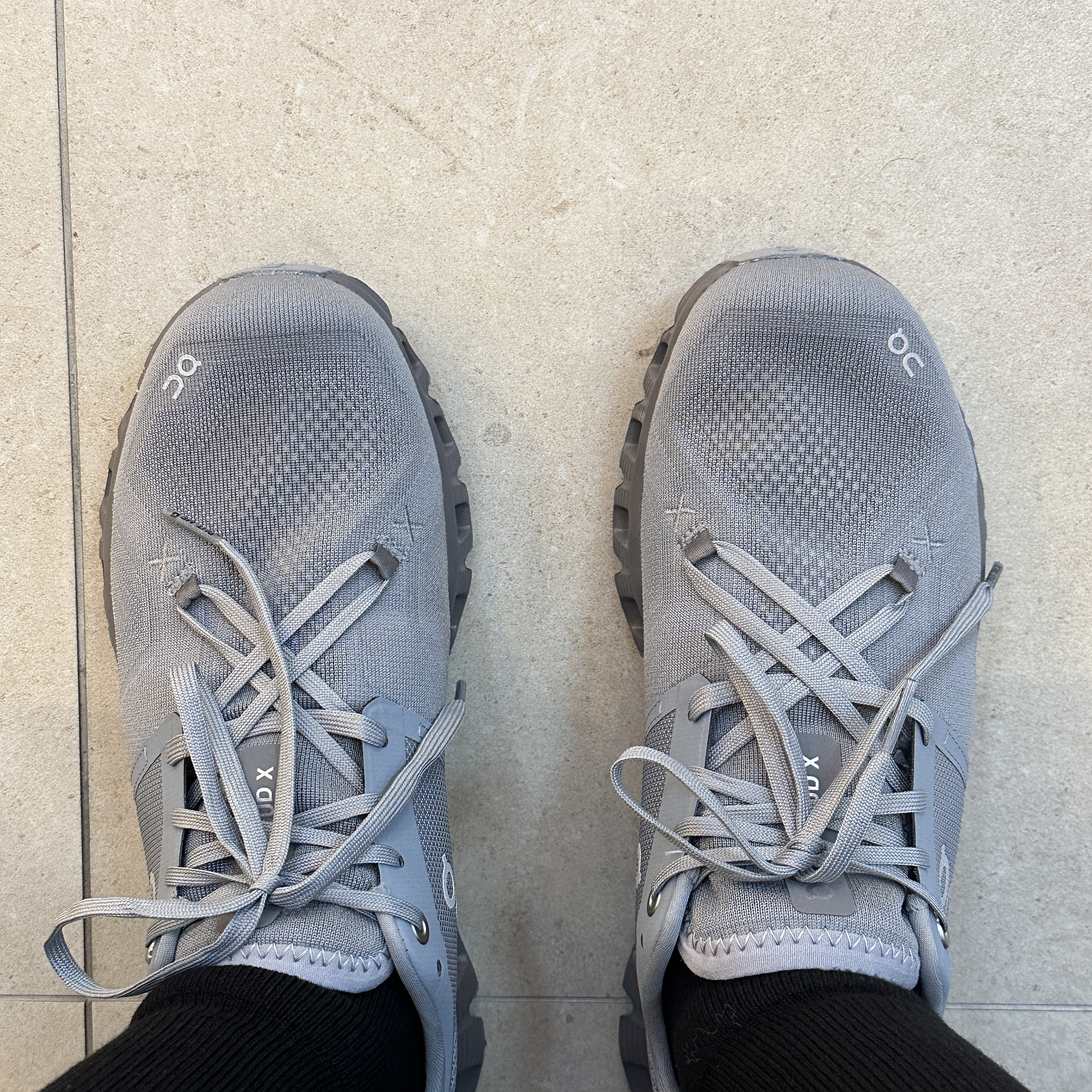 On Running Cloud X 3 Mist Rock 착용 스타일