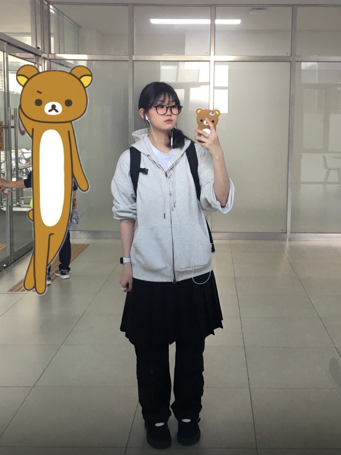 Maison Kitsune Fox Head Patch Regular T-Shirt Black, Apple Watch SE 2024 40mm GPS Starlight Aluminium Case with Sport Band S/M Starlight (Korean Ver.) 착용 스타일 - 4
