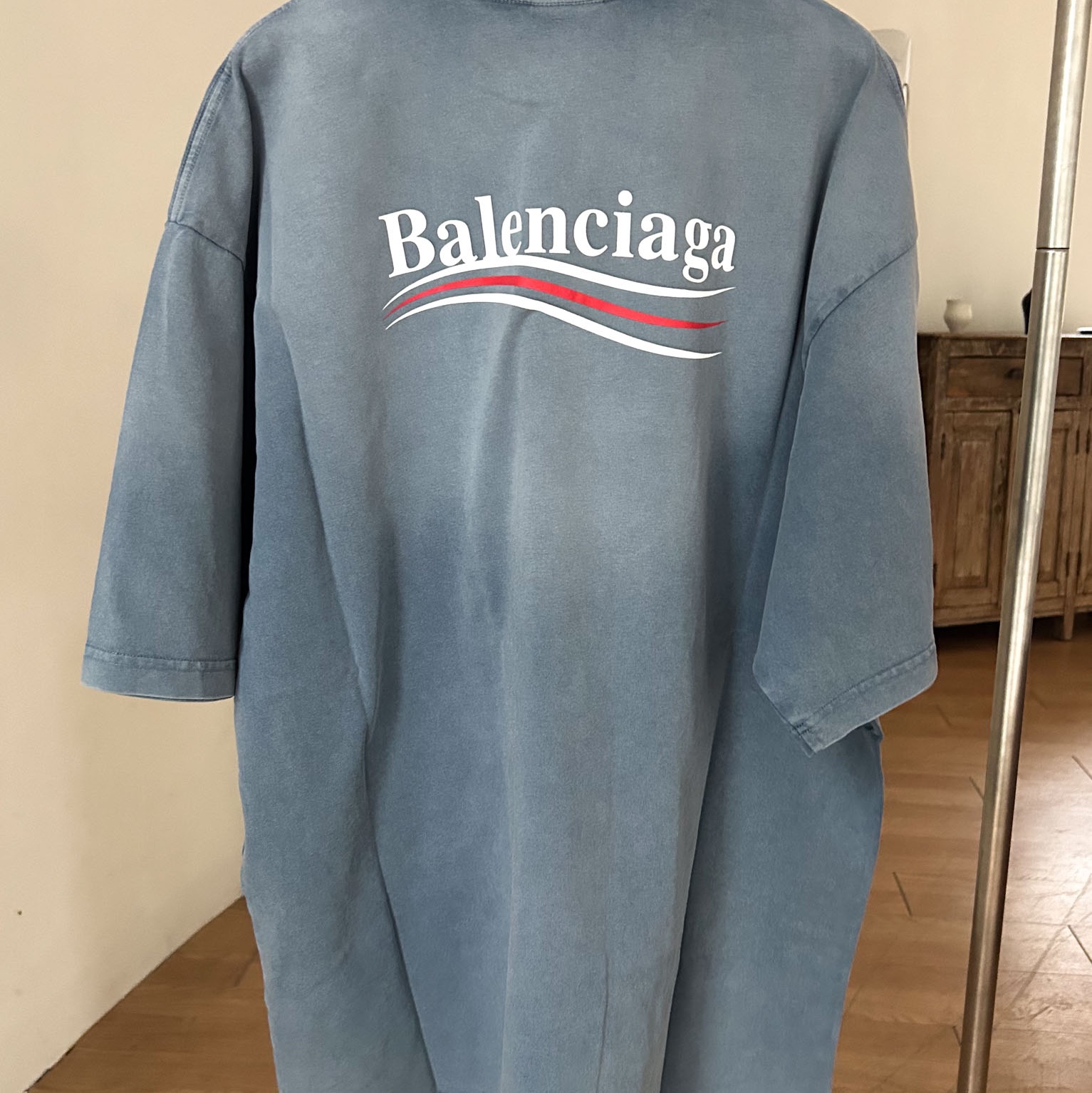Balenciaga Vintage Jersey Political Campaign T-Shirt Faded Blue 착용 스타일 - 2