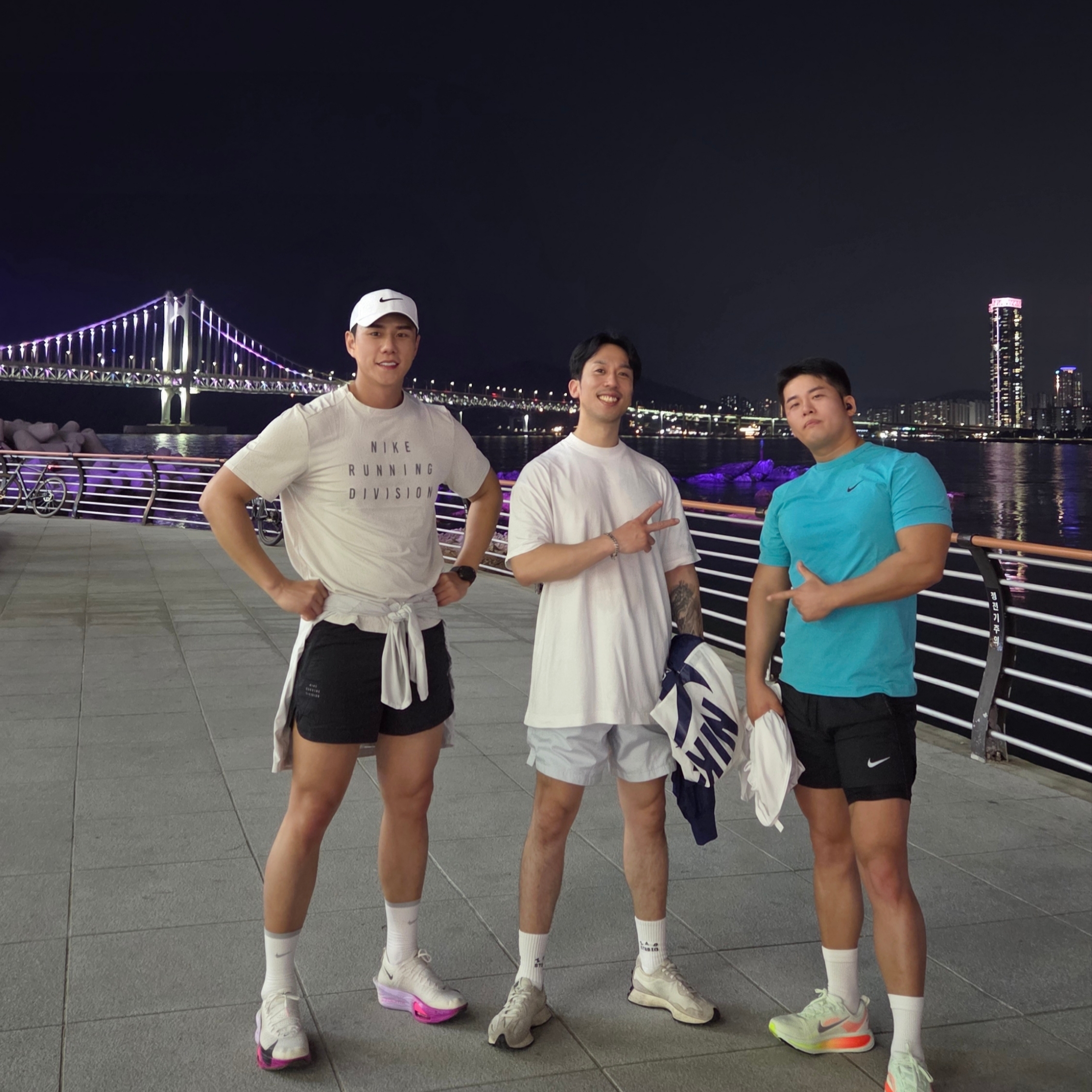 Nike Air Zoom Alphafly Next% 3 Hyper Pink, Nike Vomero 18 Barely Green Hyper Crimson 착용 스타일