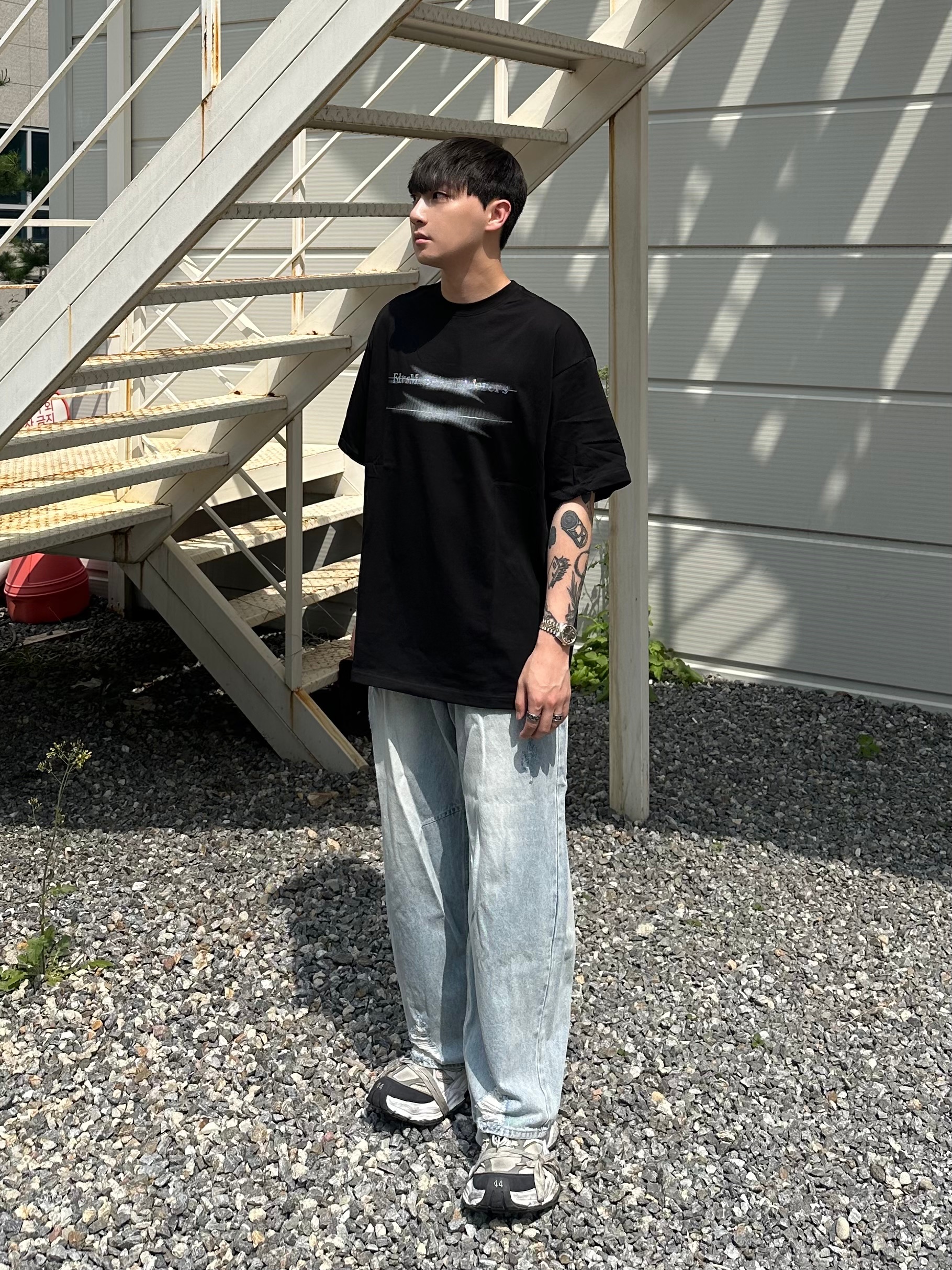 Balenciaga Cargo Sneakers White Grey 착용 스타일