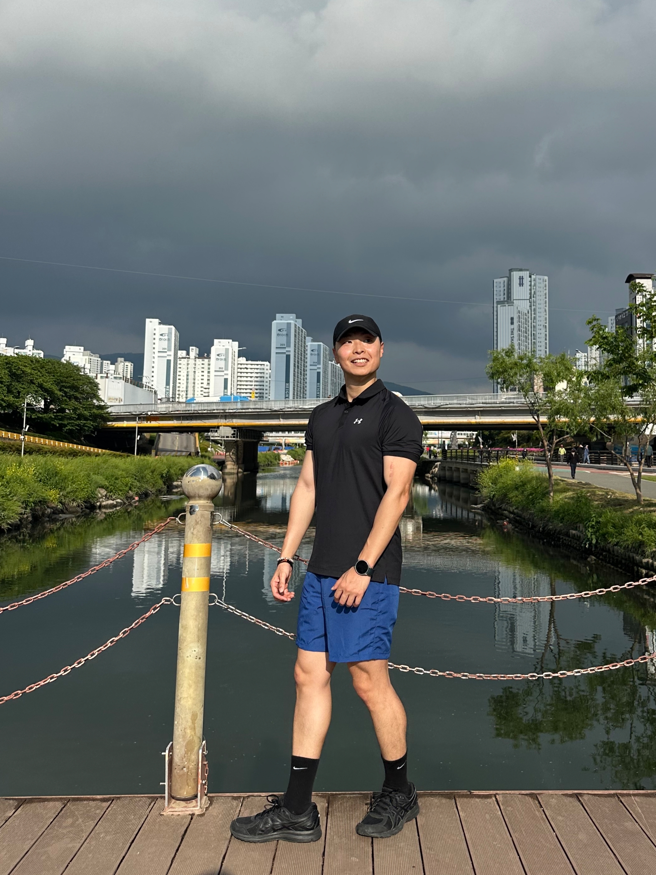Asics Jog 100 2 Black, Under Armour Matchplay Polo Black Pitch Gray 착용 스타일 - 2