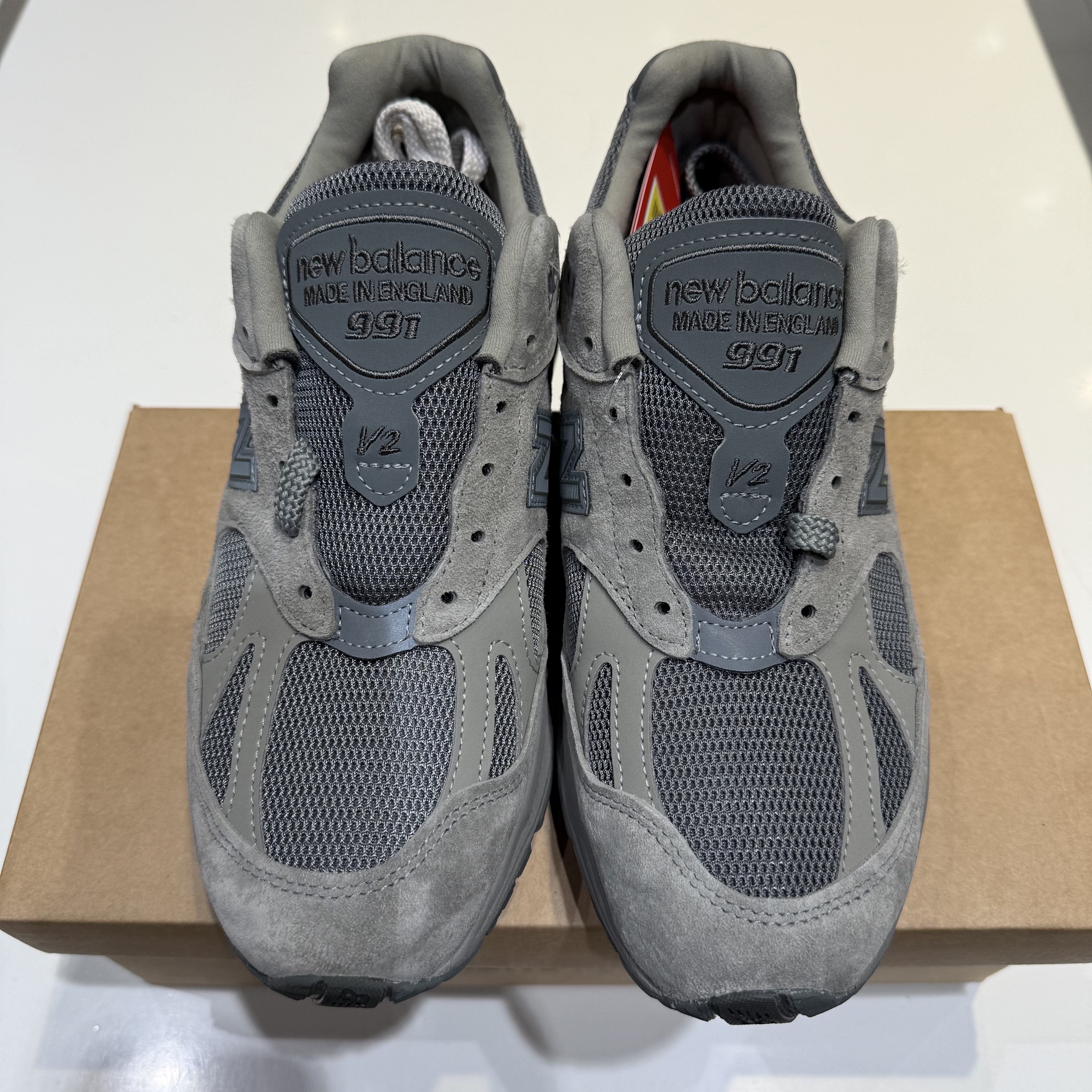 New Balance x Thisisneverthat 991v2 Made in UK Grey 착용 스타일 - 1