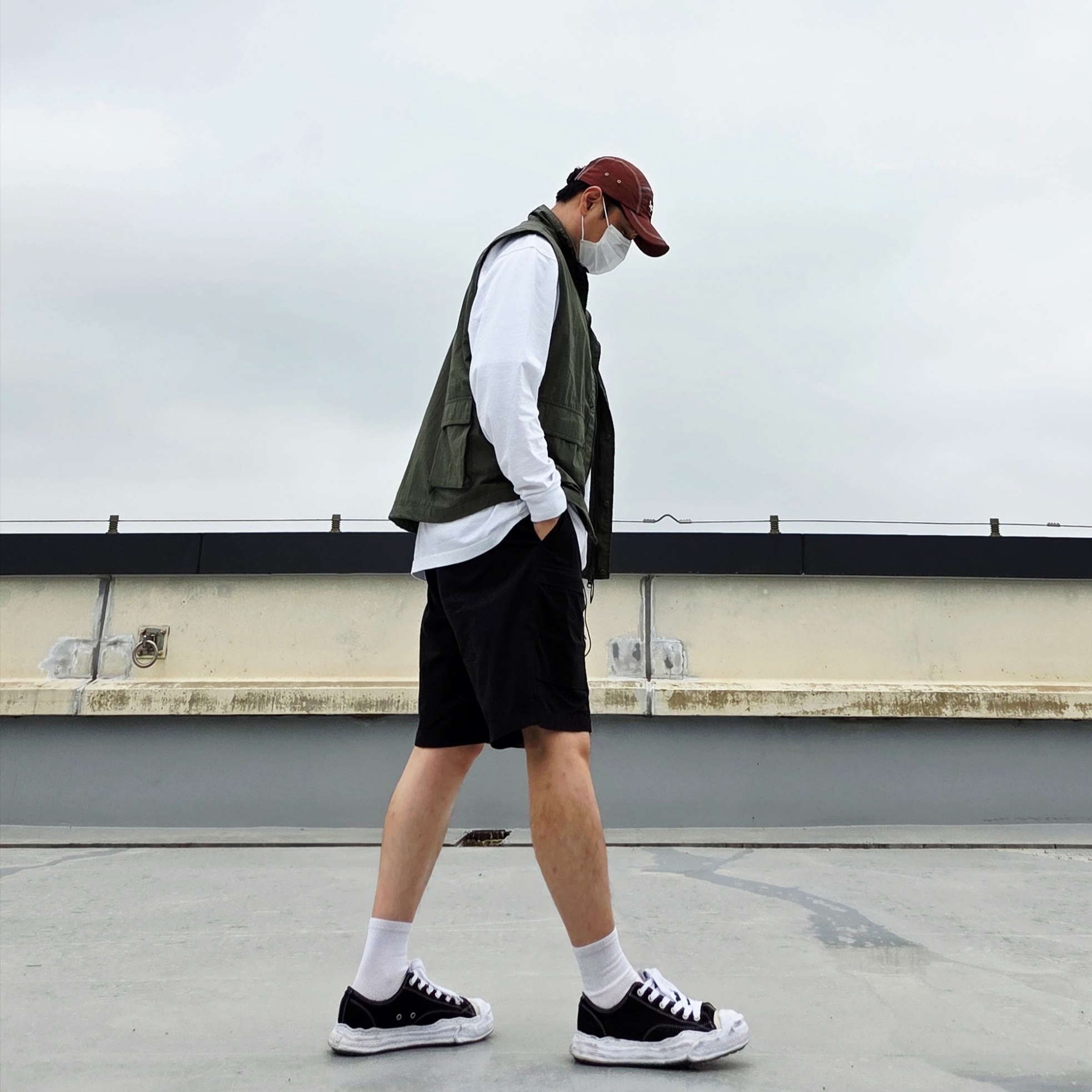 Gucci Interlocking G Pendant Necklace Silver, Maison Mihara Yasuhiro Hank OG Sole Canvas Low-top Sneakers Black 착용 스타일 - 4