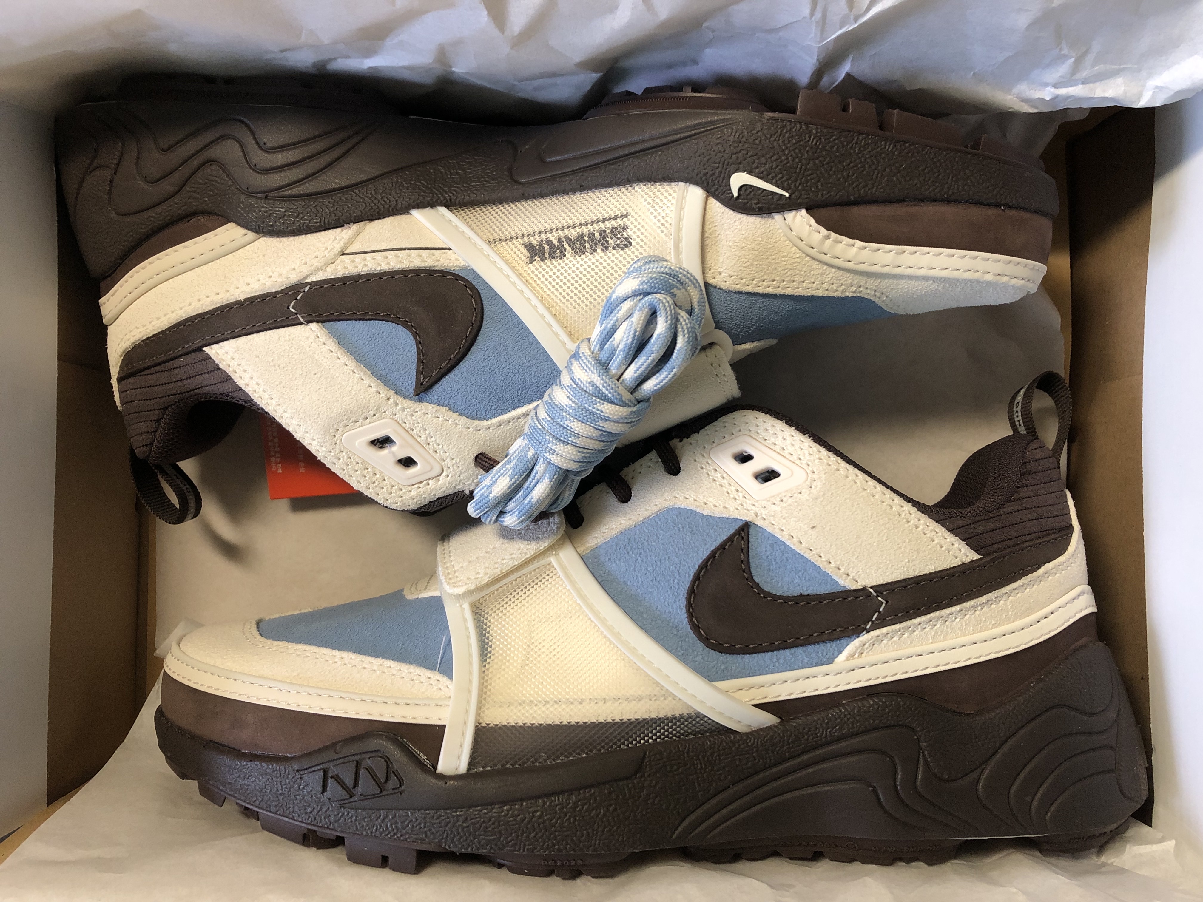 Nike x Travis Scott Zoom Field Jaxx Pale Ivory and Leche Blue 착용 스타일 - 1