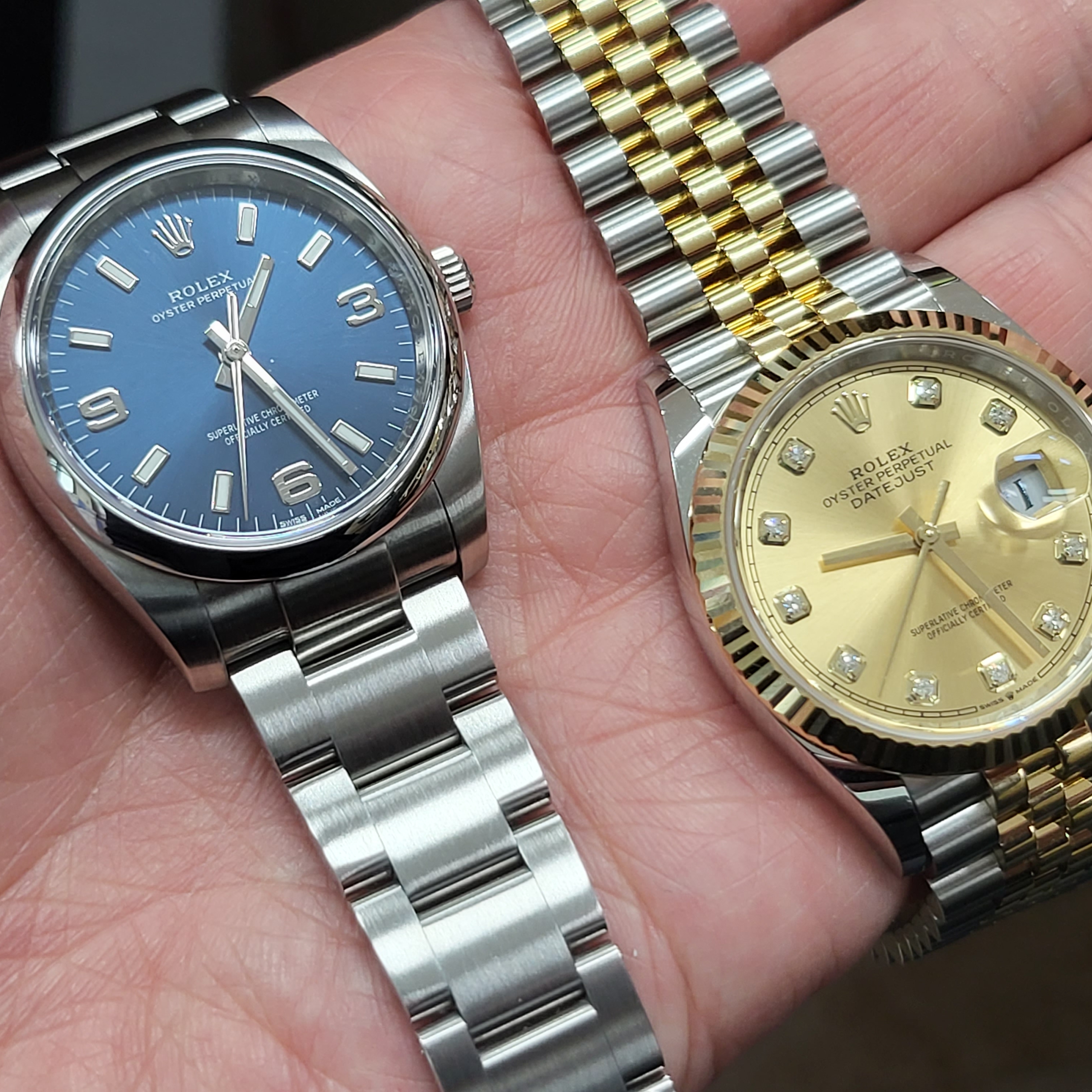Rolex Submariner Date 41mm 126613LB Royal Blue Oyster, Rolex GMT-Master II 40mm 126710BLRO Black Jubilee 착용 스타일 - 2