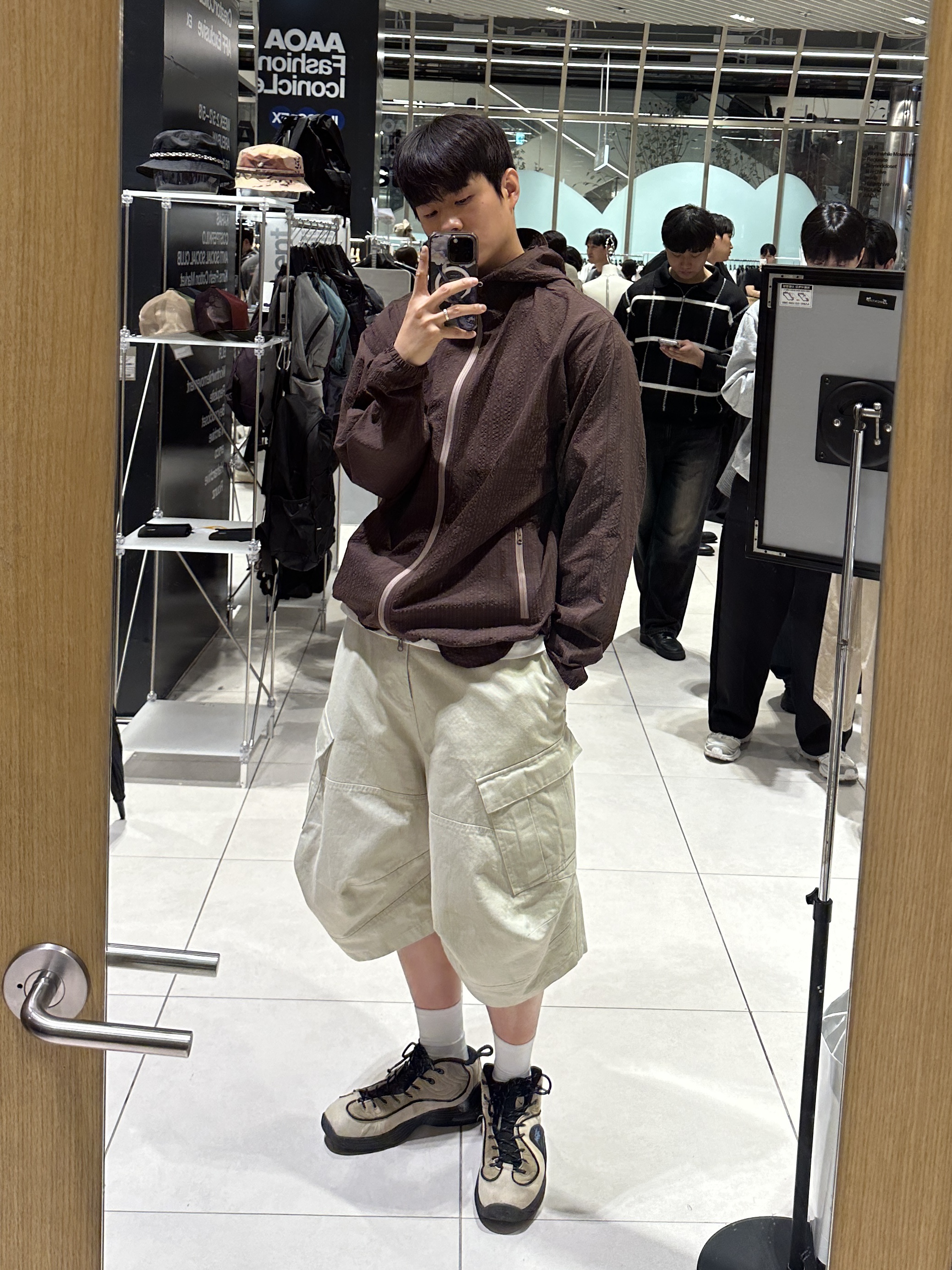 Nike x Stussy Air Penny II Rattan and Limestone, The Coldest Moment Check Windstopper Burgundy 착용 스타일 - 1