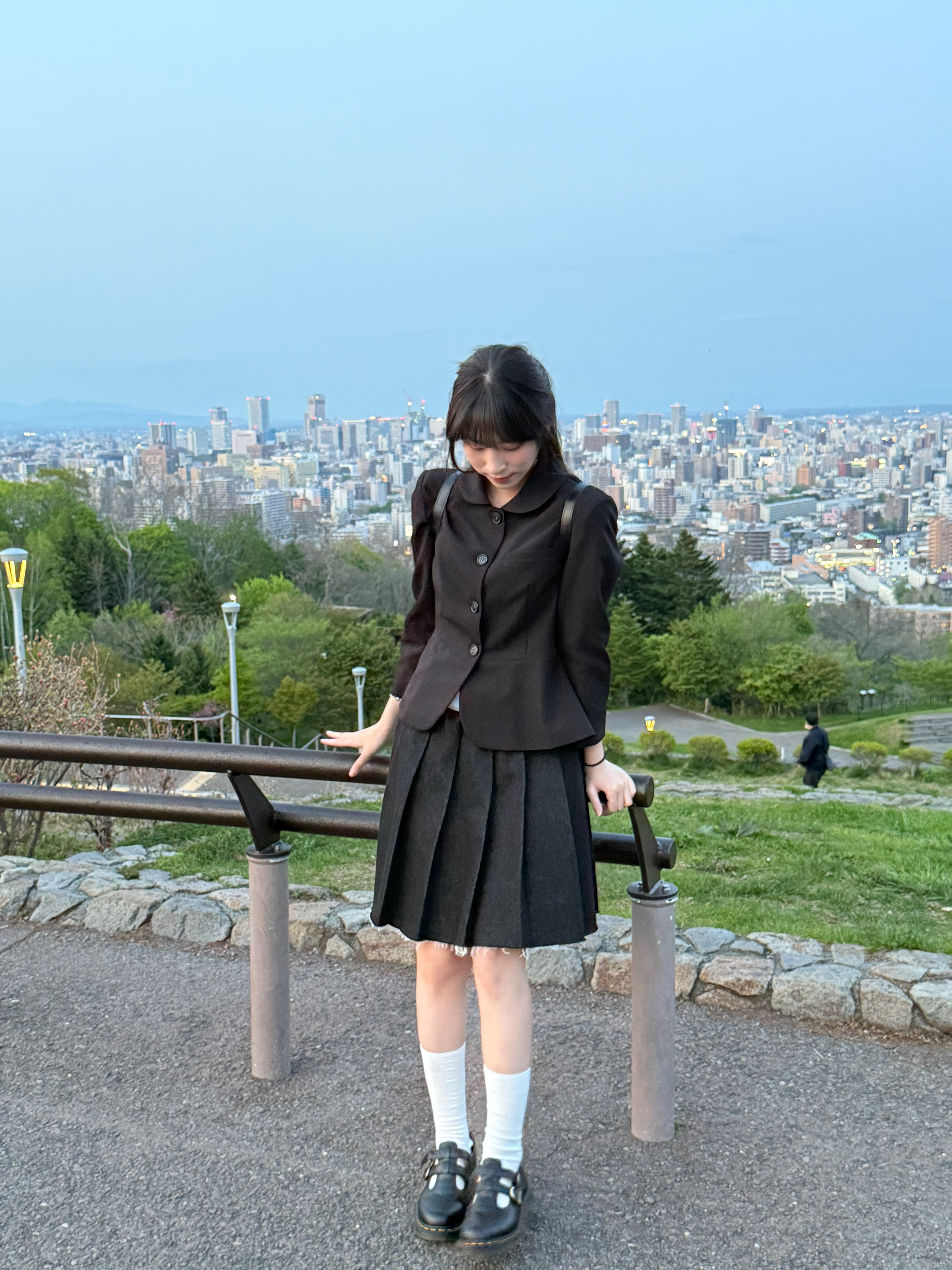 (W) Dr. Martens 8065 Smooth Leather Mary Jane Black, Dr. Martens Mini Leather Backpack Black 착용 스타일 - 1