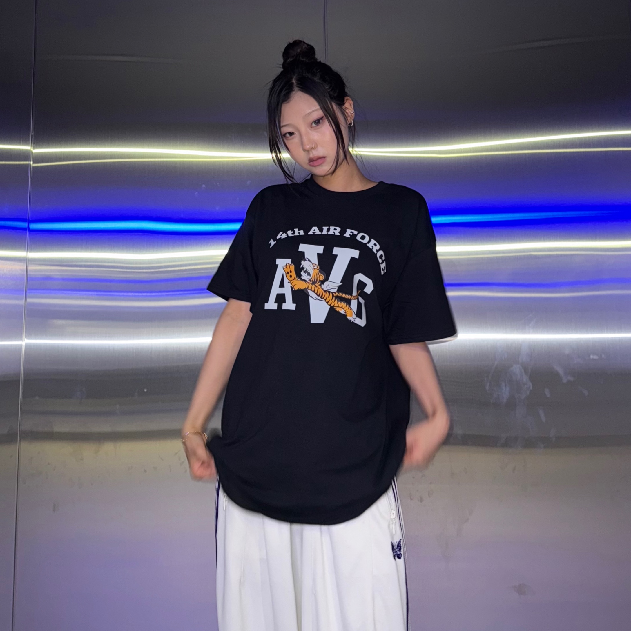 Gildan X American Collection AVG TIGER T-Shirt Black 착용 스타일 - 1