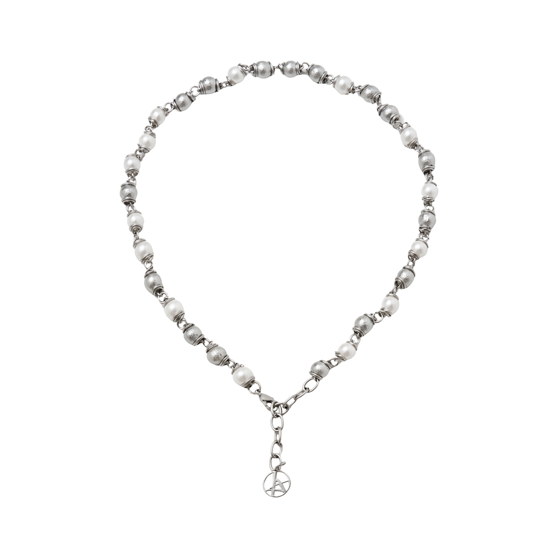 알렌느 메탈릭 & 화이트 펄 네클리스(Haleine Metallic & White Pearl Necklace)