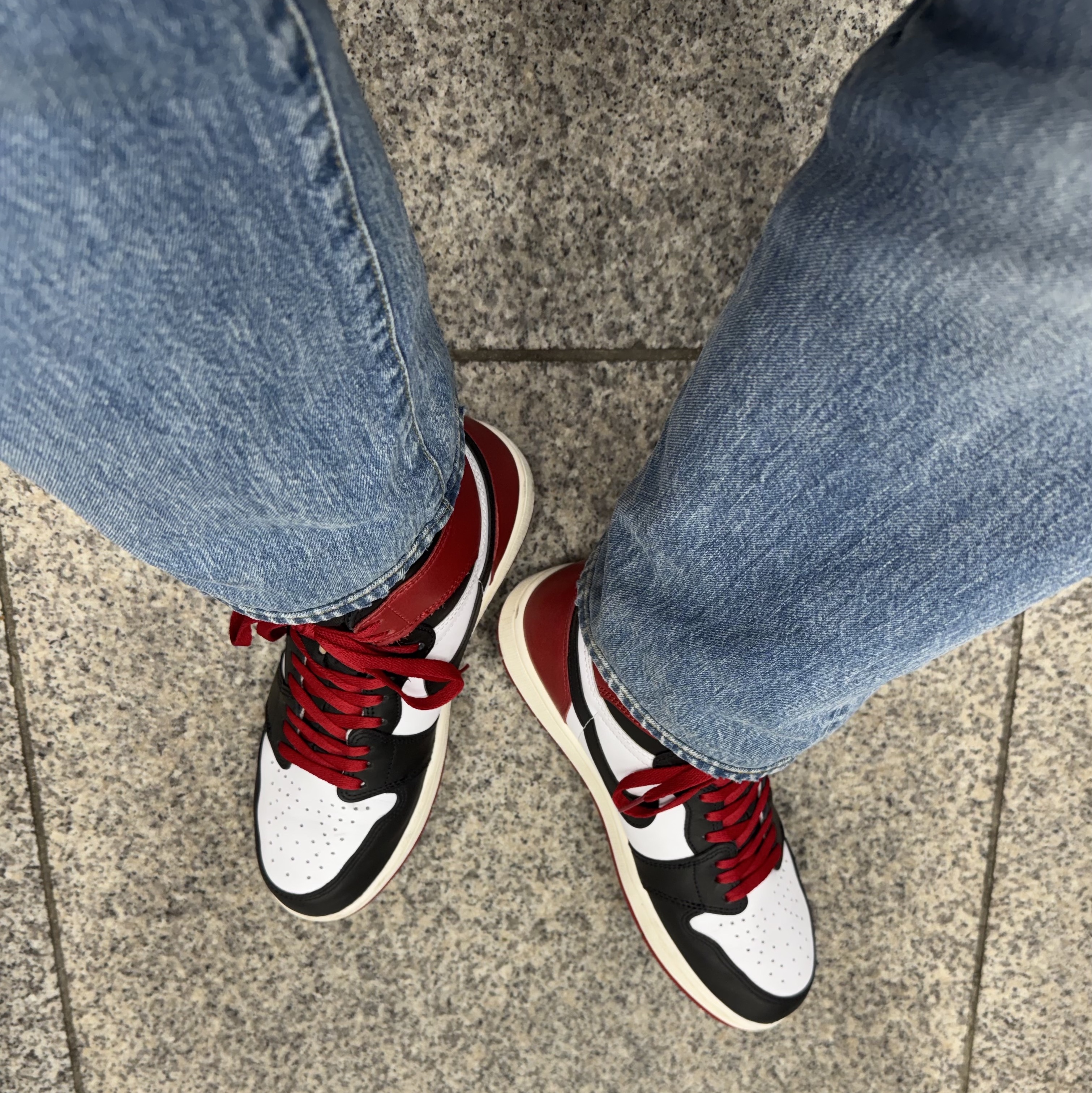 Jordan 1 Retro High OG Black Toe 착용 스타일