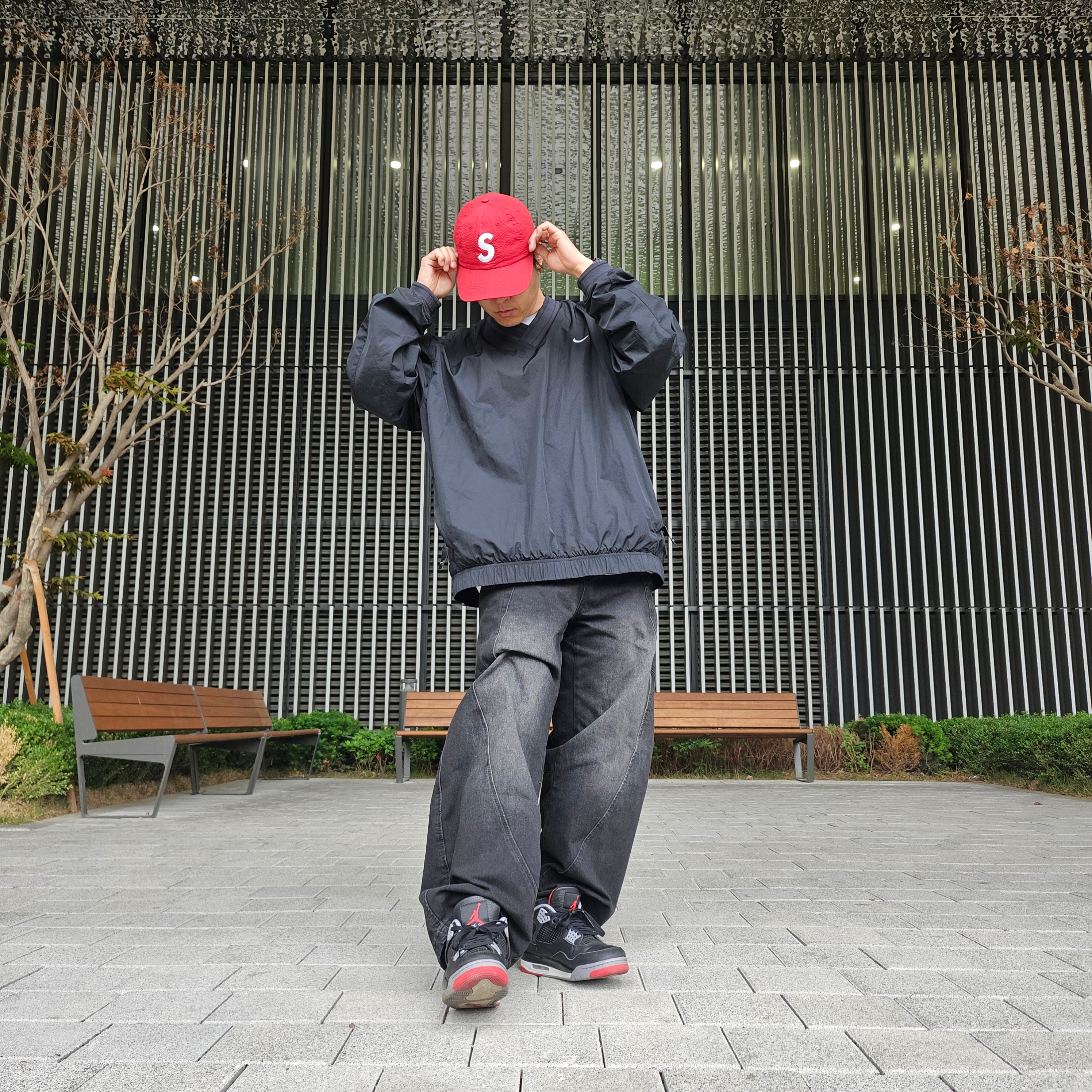 Supreme Seersucker S Logo 6-Panel Red - 24SS, Jordan 4 Retro Bred Reimagined 착용 스타일