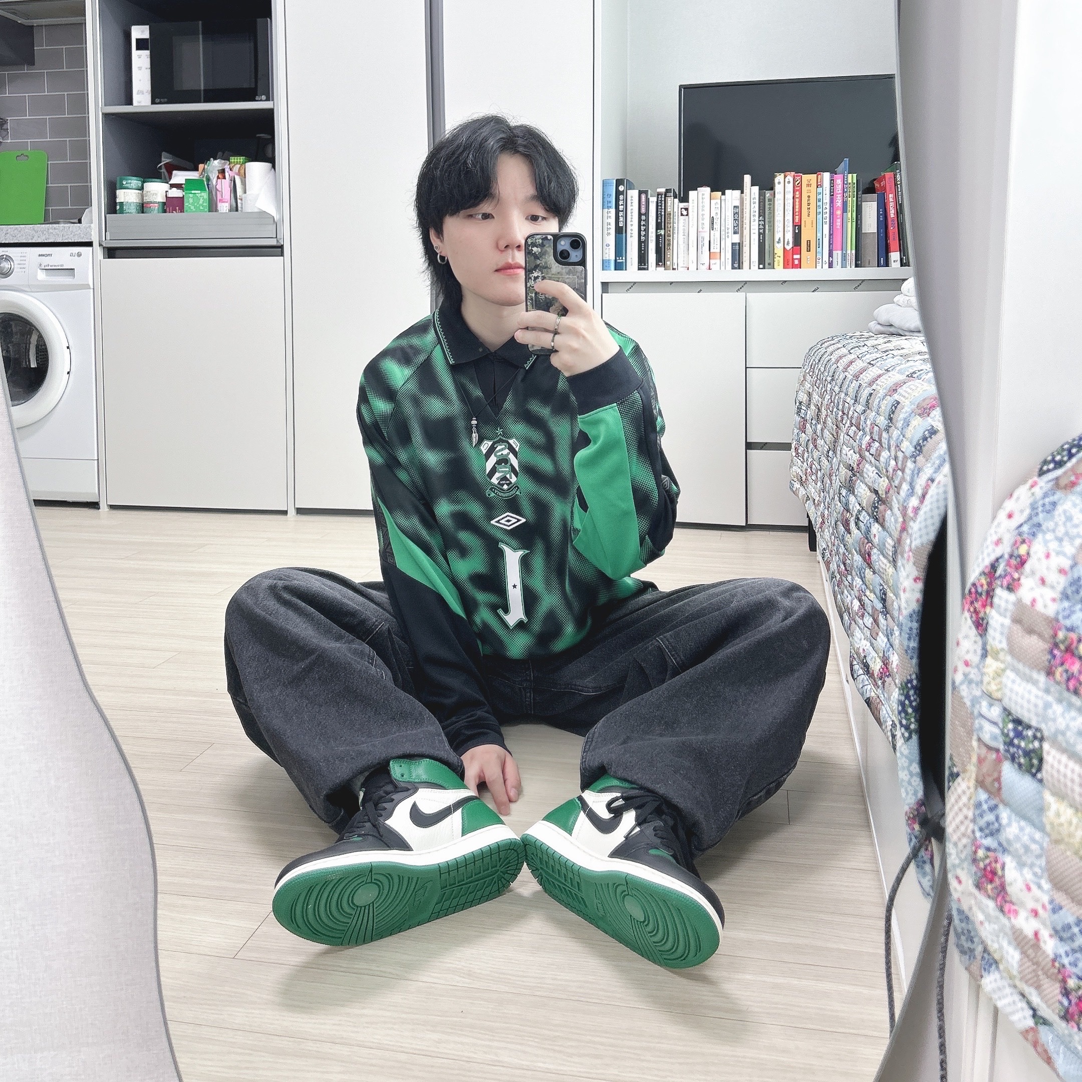 Jordan 1 Retro High OG Pine Green 착용 스타일 - 1