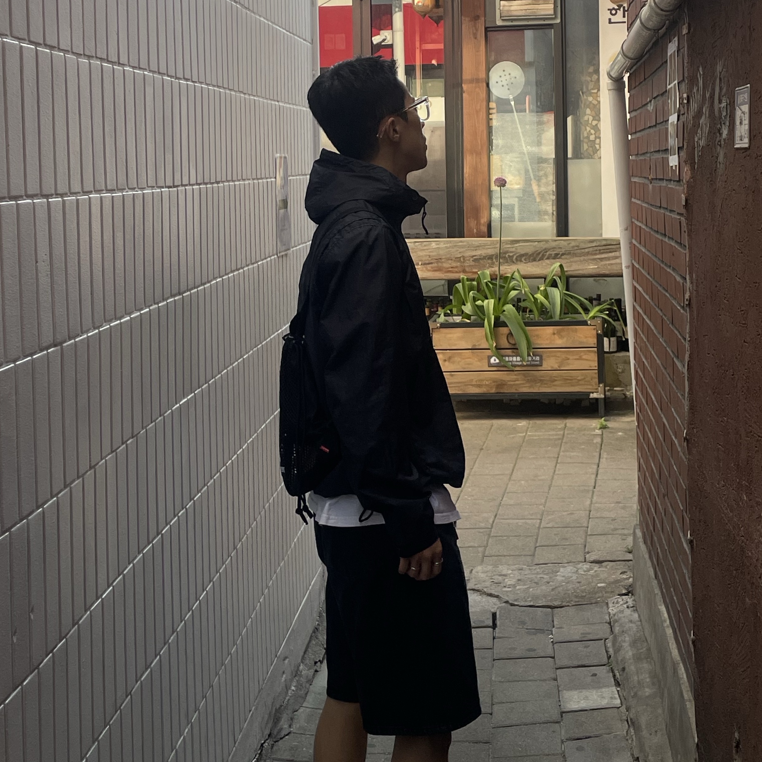 Supreme Mesh Small Backpack Black - 23SS, IAB Studio Socks White Black (5 Pack) 착용 스타일