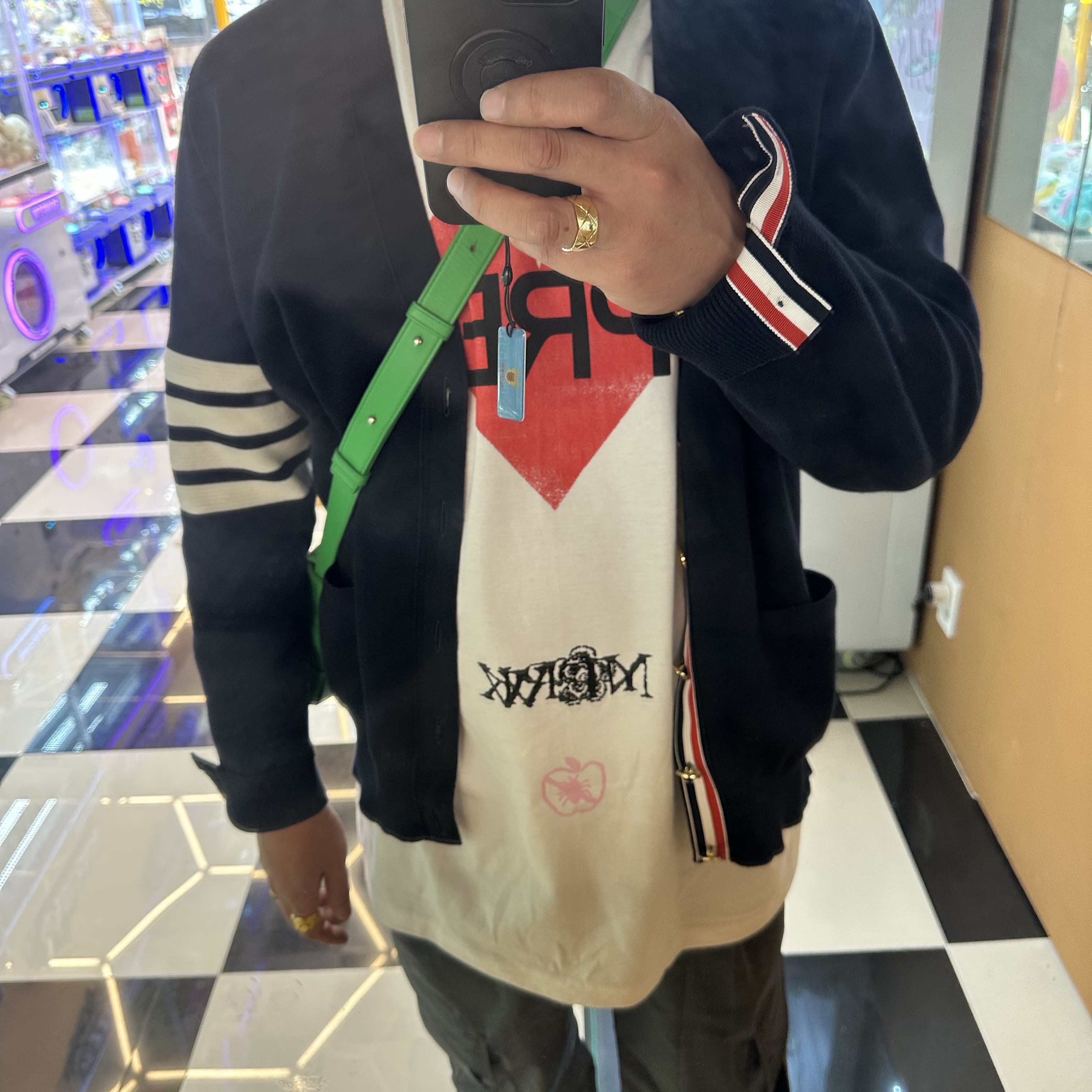 Supreme Announcing T-Shirt White - 25SS 착용 스타일